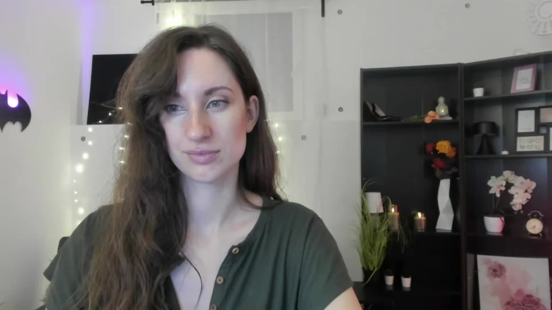 Gallery image thumbnail from RomiRain18's myfreecams stream on, 11/29/2022, 13:00 image 10 of 20