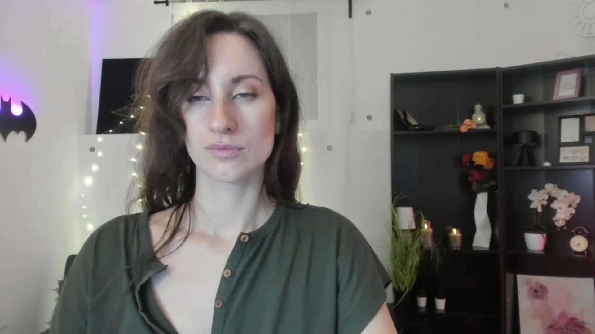 Gallery image thumbnail from RomiRain18's myfreecams stream on, 11/29/2022, 14:00 image 2 of 20