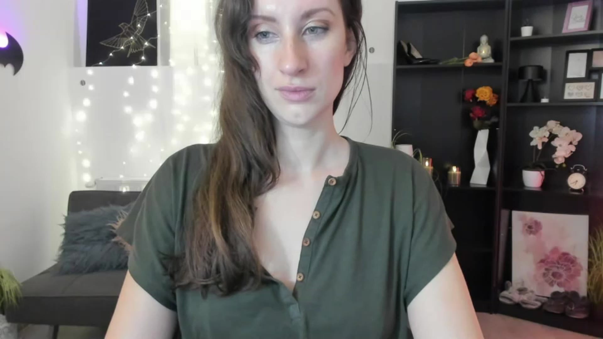 Gallery image thumbnail from RomiRain18's myfreecams stream on, 12/01/2022, 10:42 image 14 of 20