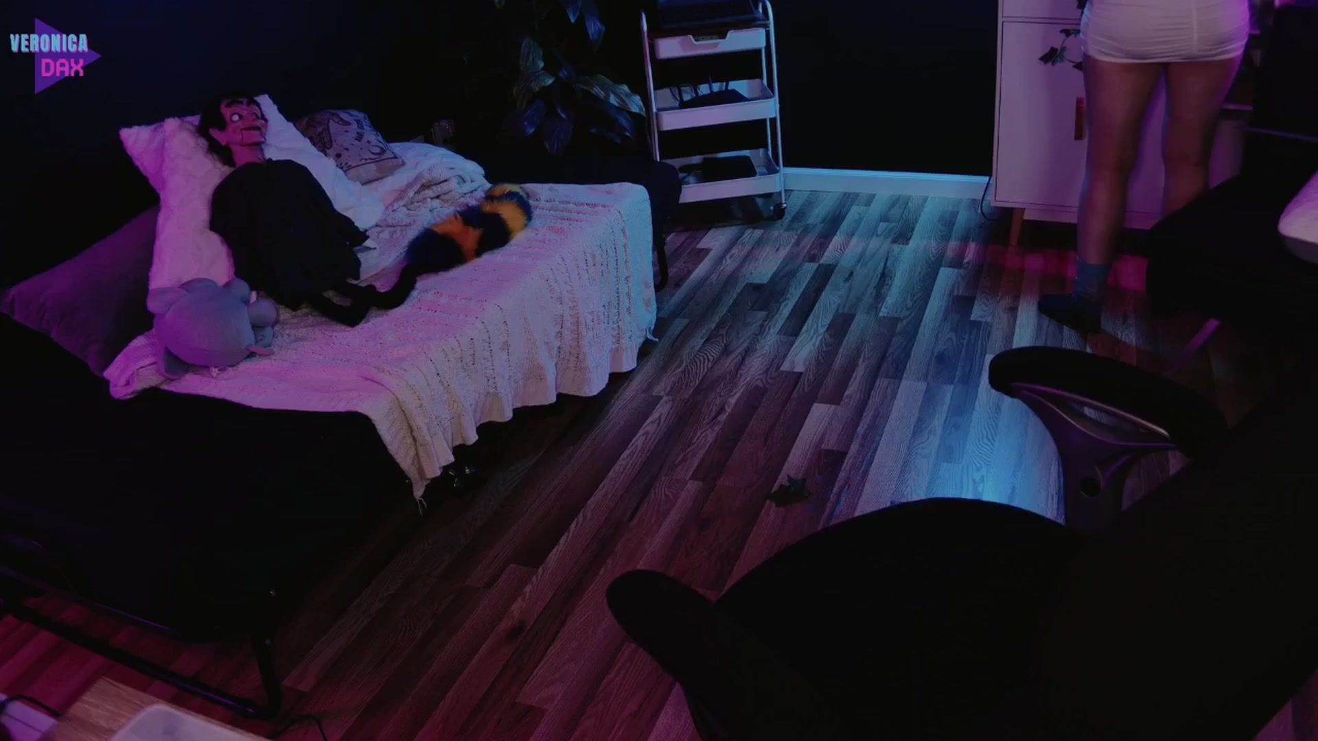 Gallery image thumbnail from RonnieAtNight's myfreecams stream on, 07/20/2024, 05:02 image 11 of 20