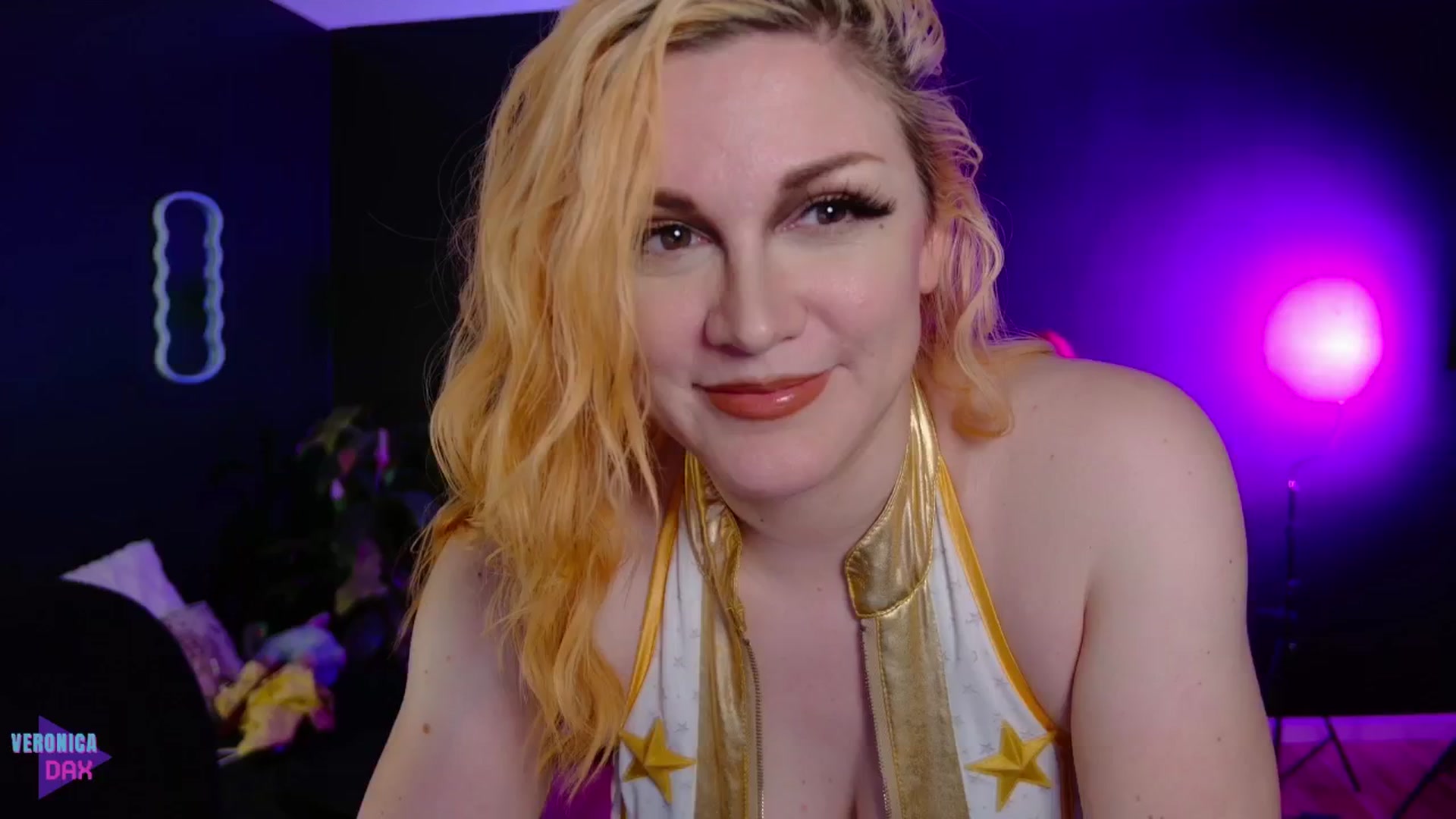 Gallery image thumbnail from RonnieAtNight's myfreecams stream on, 11/17/2024, 05:40 image 3 of 20