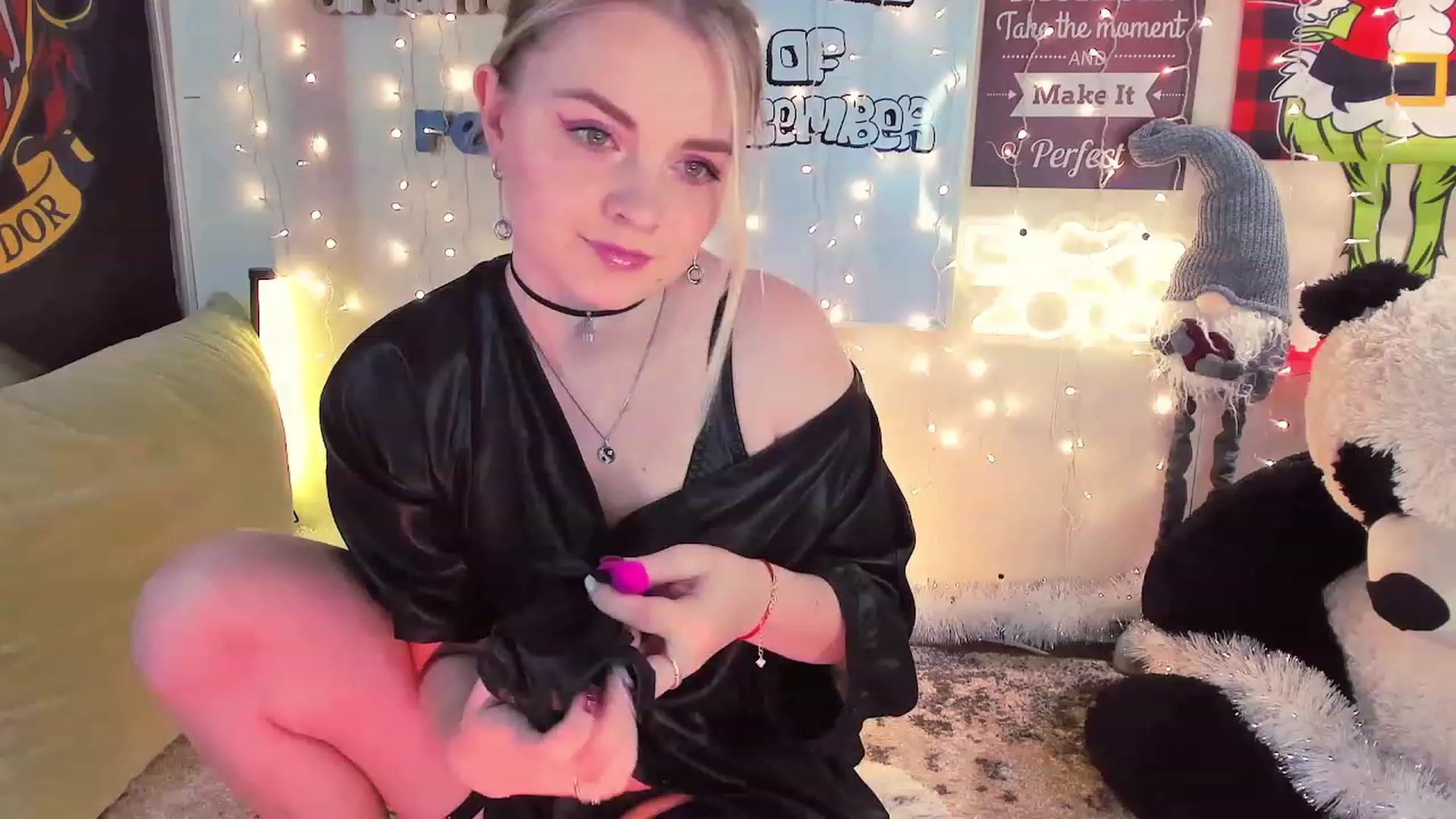 Gallery image thumbnail from Ronnie_'s myfreecams stream on, 12/03/2023, 14:59 image 19 of 20