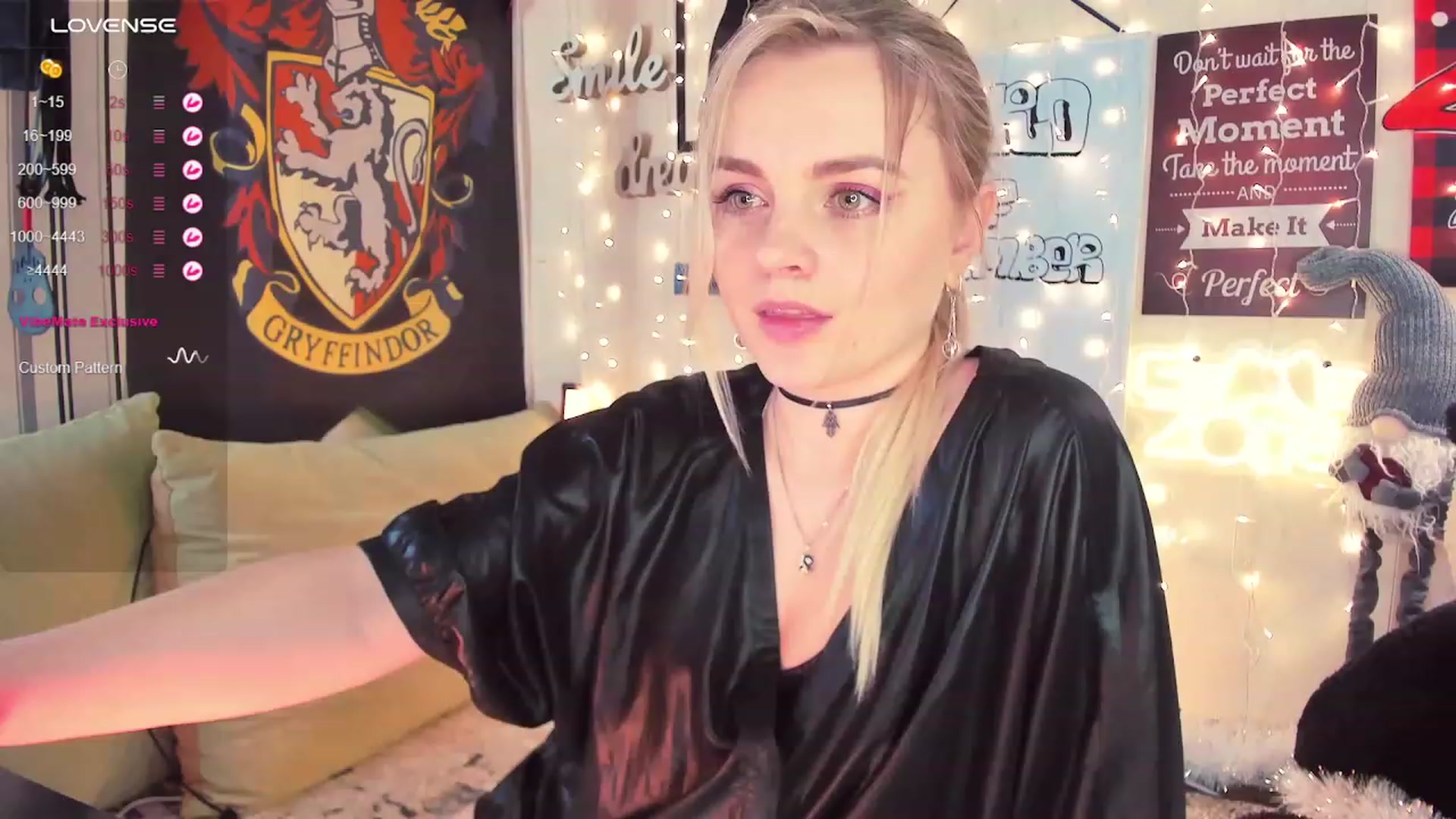 Gallery image thumbnail from Ronnie_'s myfreecams stream on, 12/03/2023, 17:02 image 18 of 20