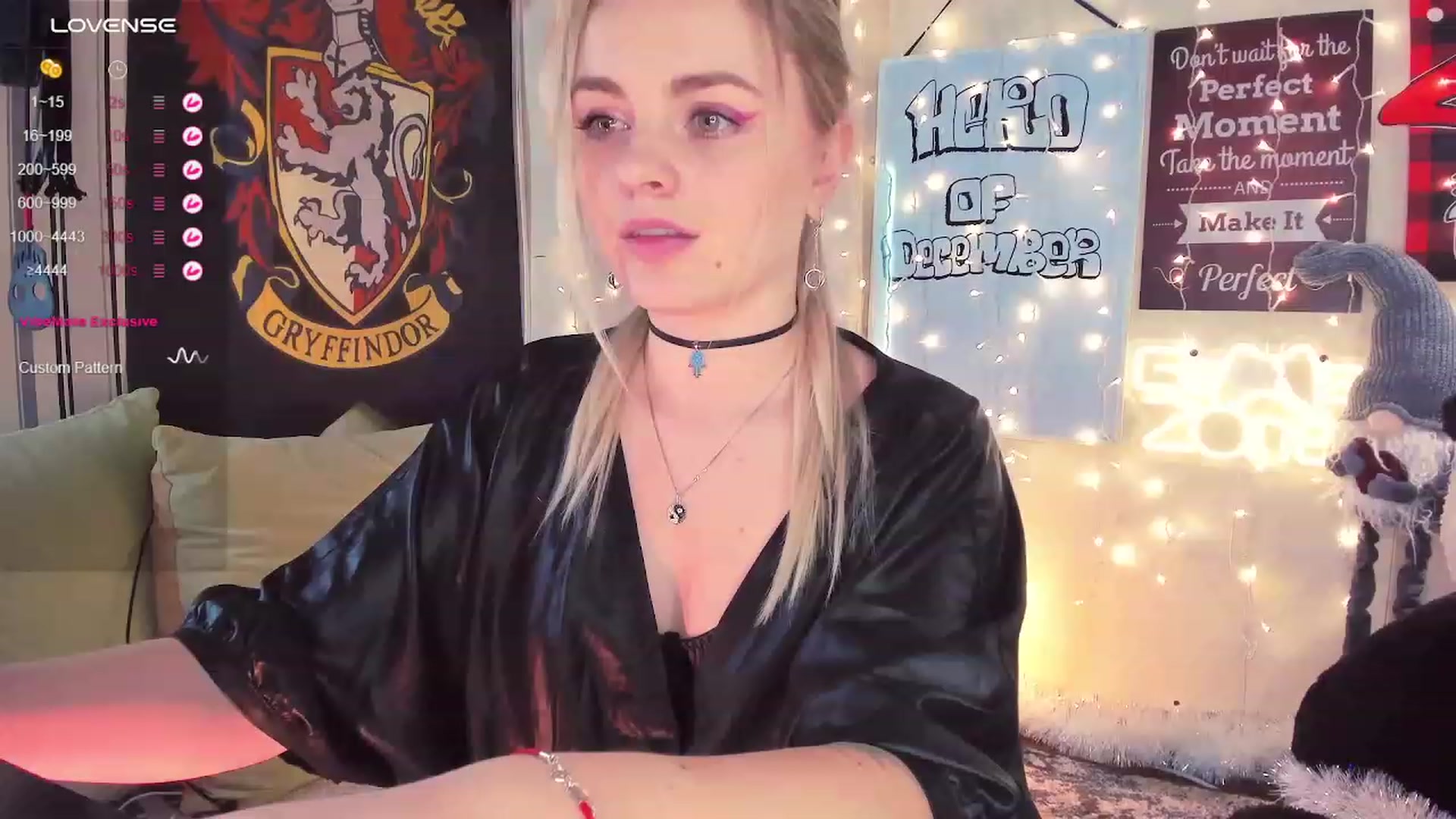 Gallery image thumbnail from Ronnie_'s myfreecams stream on, 12/03/2023, 17:02 image 16 of 20