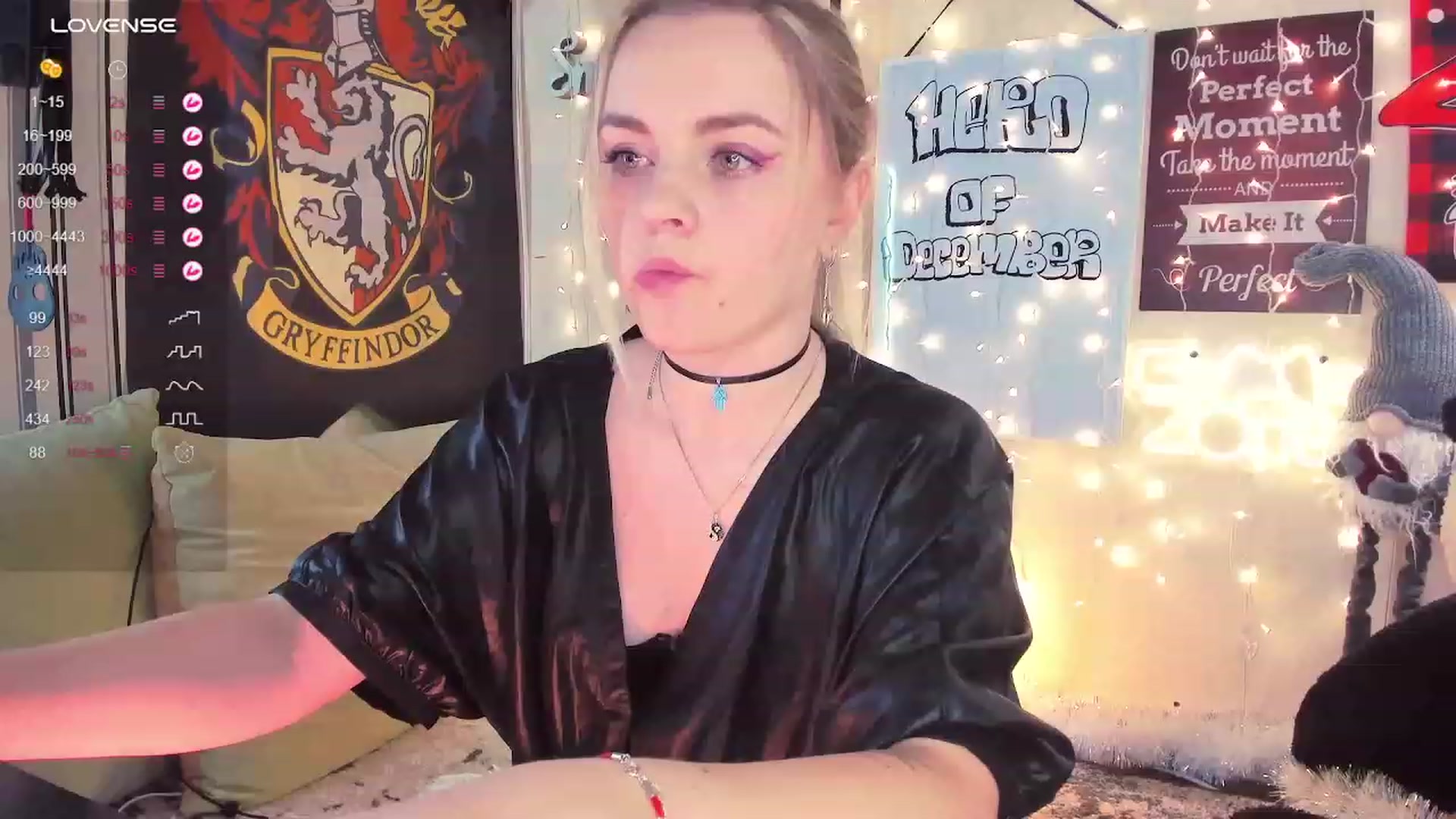 Gallery image thumbnail from Ronnie_'s myfreecams stream on, 12/03/2023, 17:02 image 14 of 20