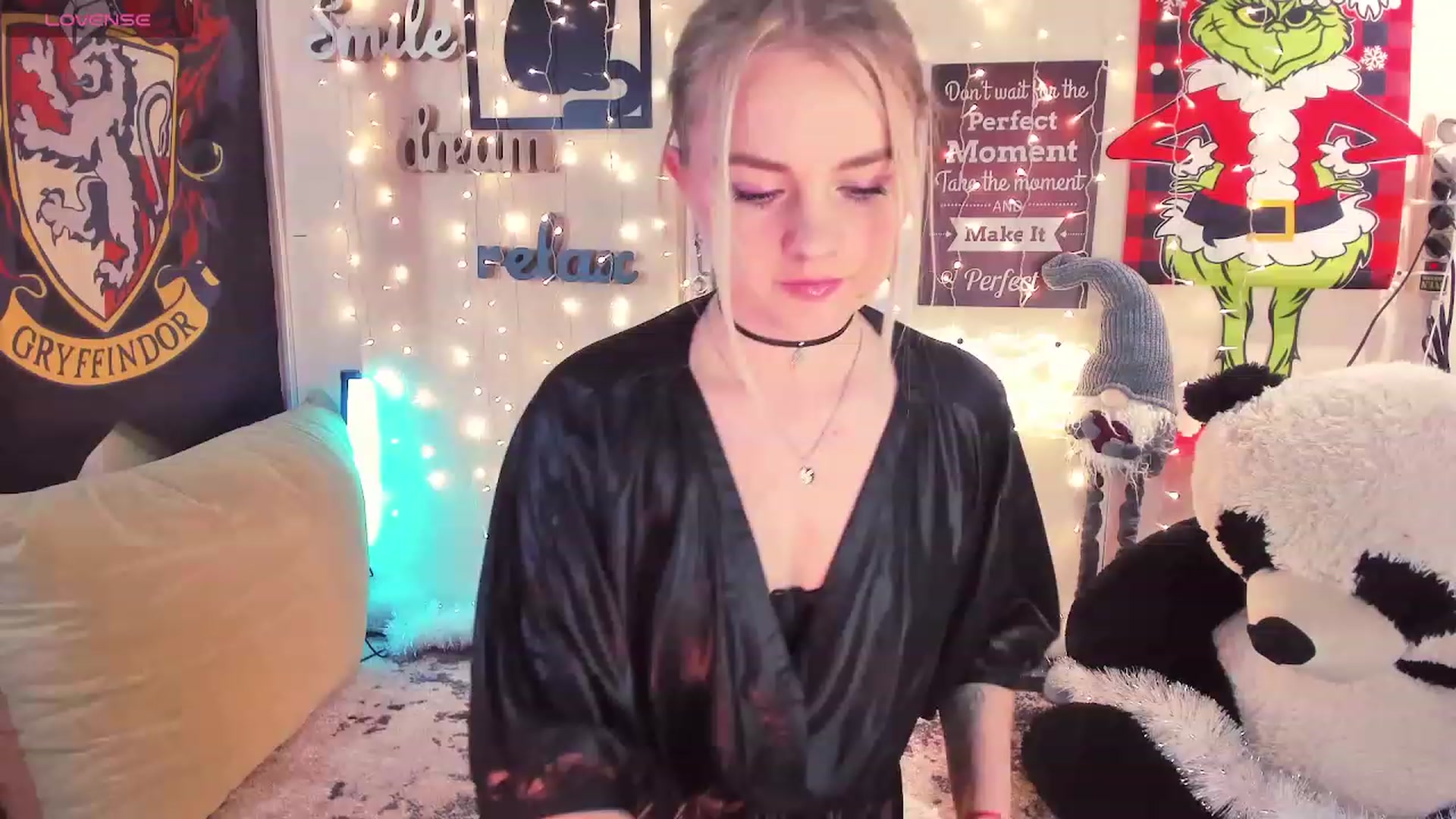 Gallery image thumbnail from Ronnie_'s myfreecams stream on, 12/03/2023, 17:02 image 1 of 20