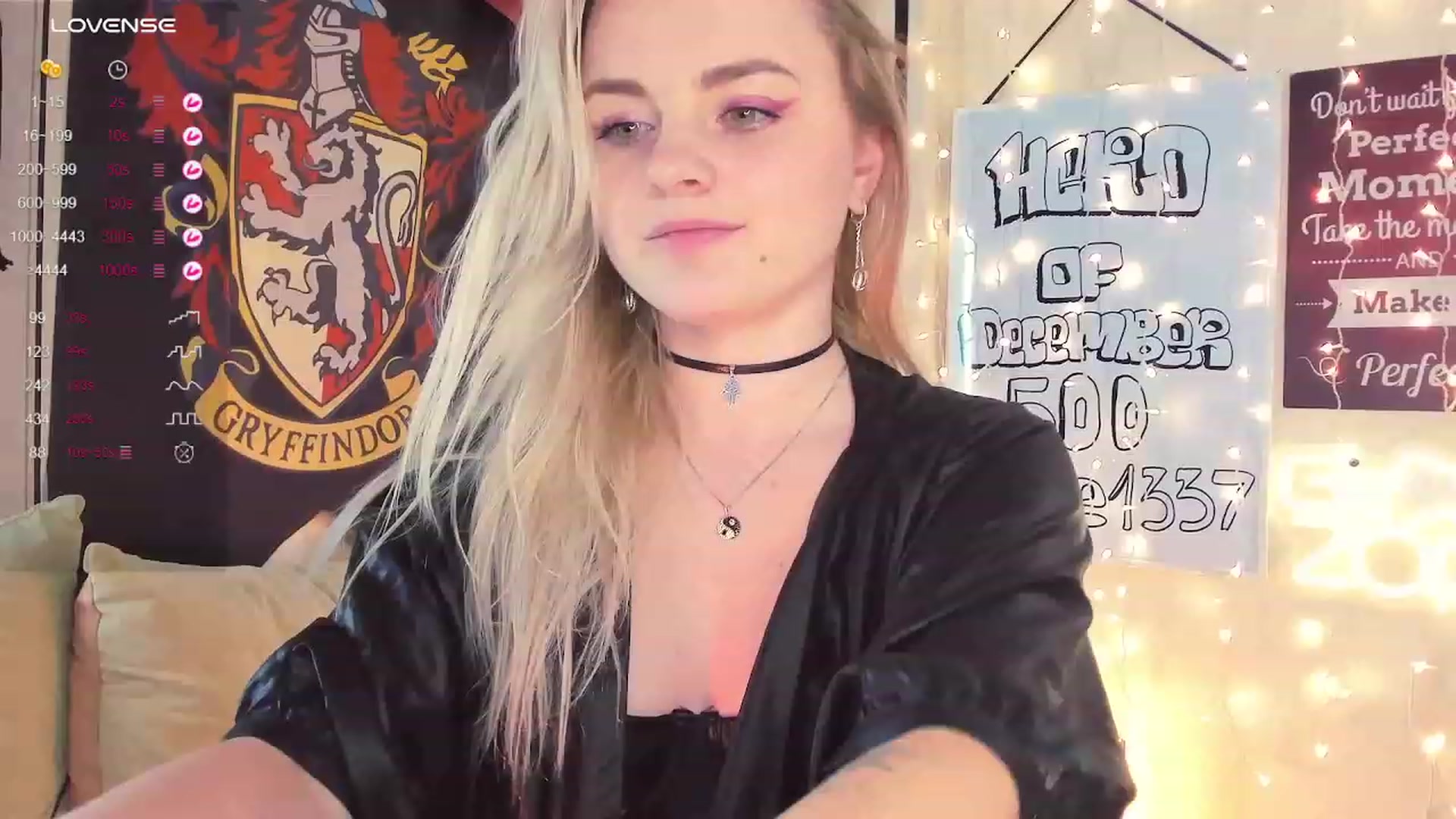 Gallery image thumbnail from Ronnie_'s myfreecams stream on, 12/03/2023, 18:06 image 14 of 20