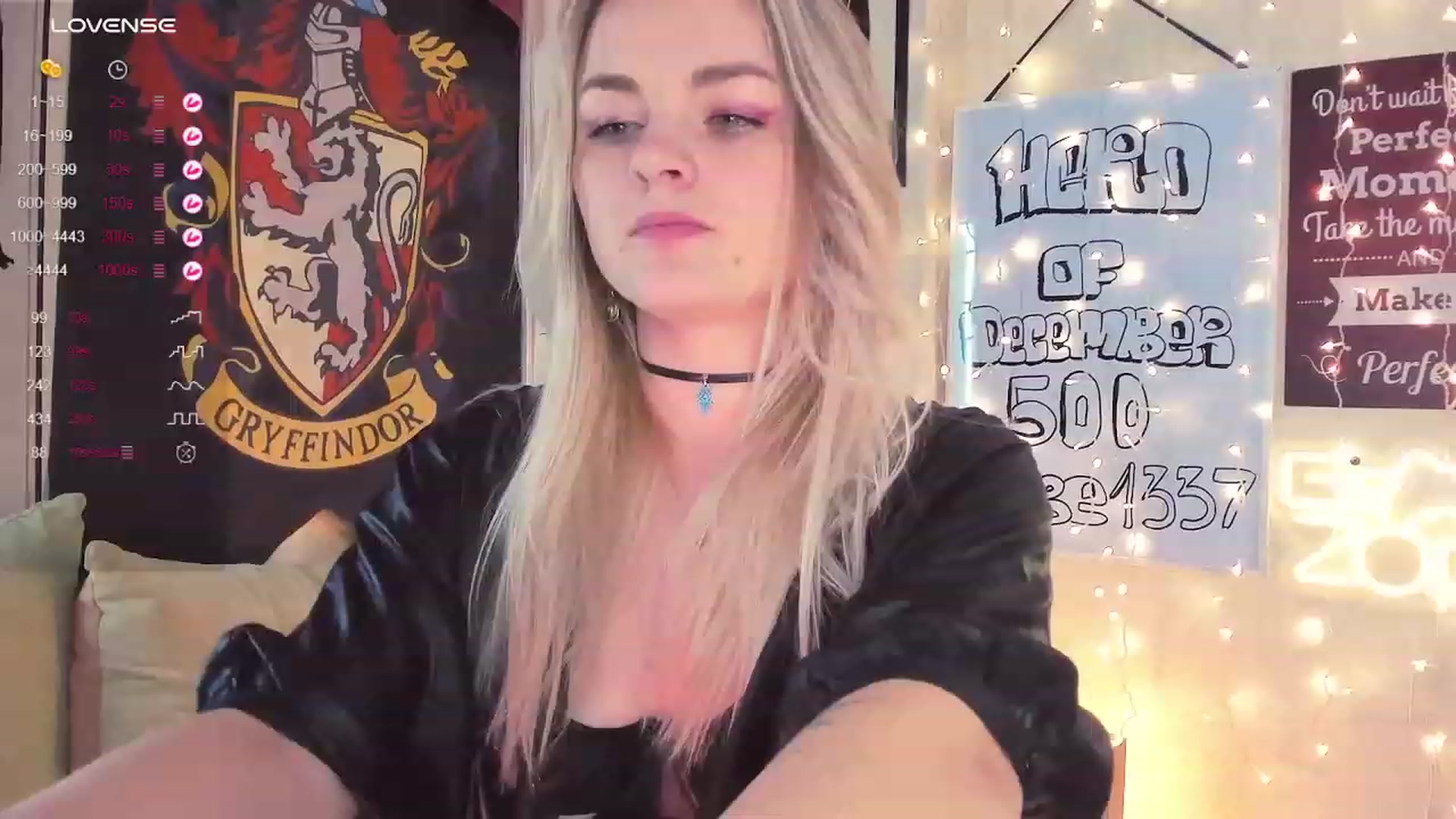 Gallery image thumbnail from Ronnie_'s myfreecams stream on, 12/03/2023, 18:06 image 16 of 20
