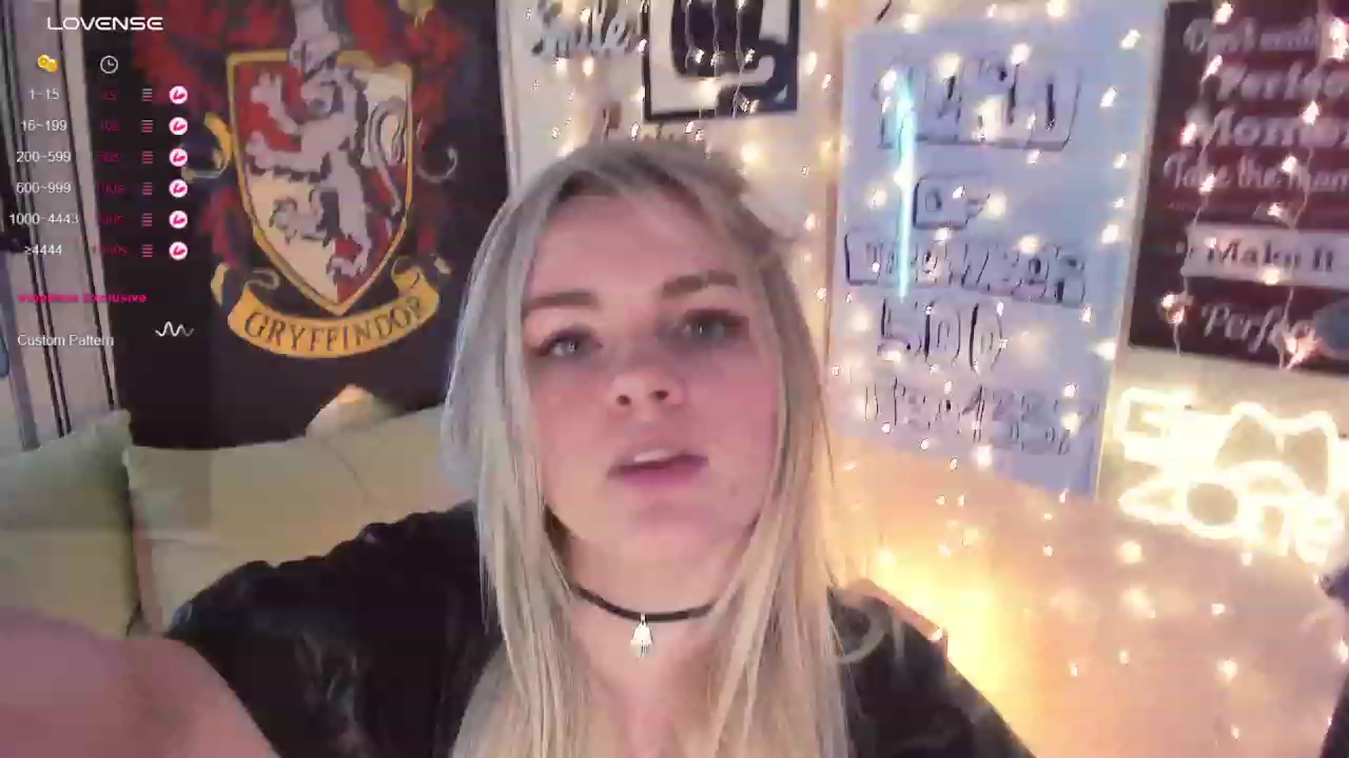 Gallery image thumbnail from Ronnie_'s myfreecams stream on, 12/03/2023, 18:06 image 9 of 20