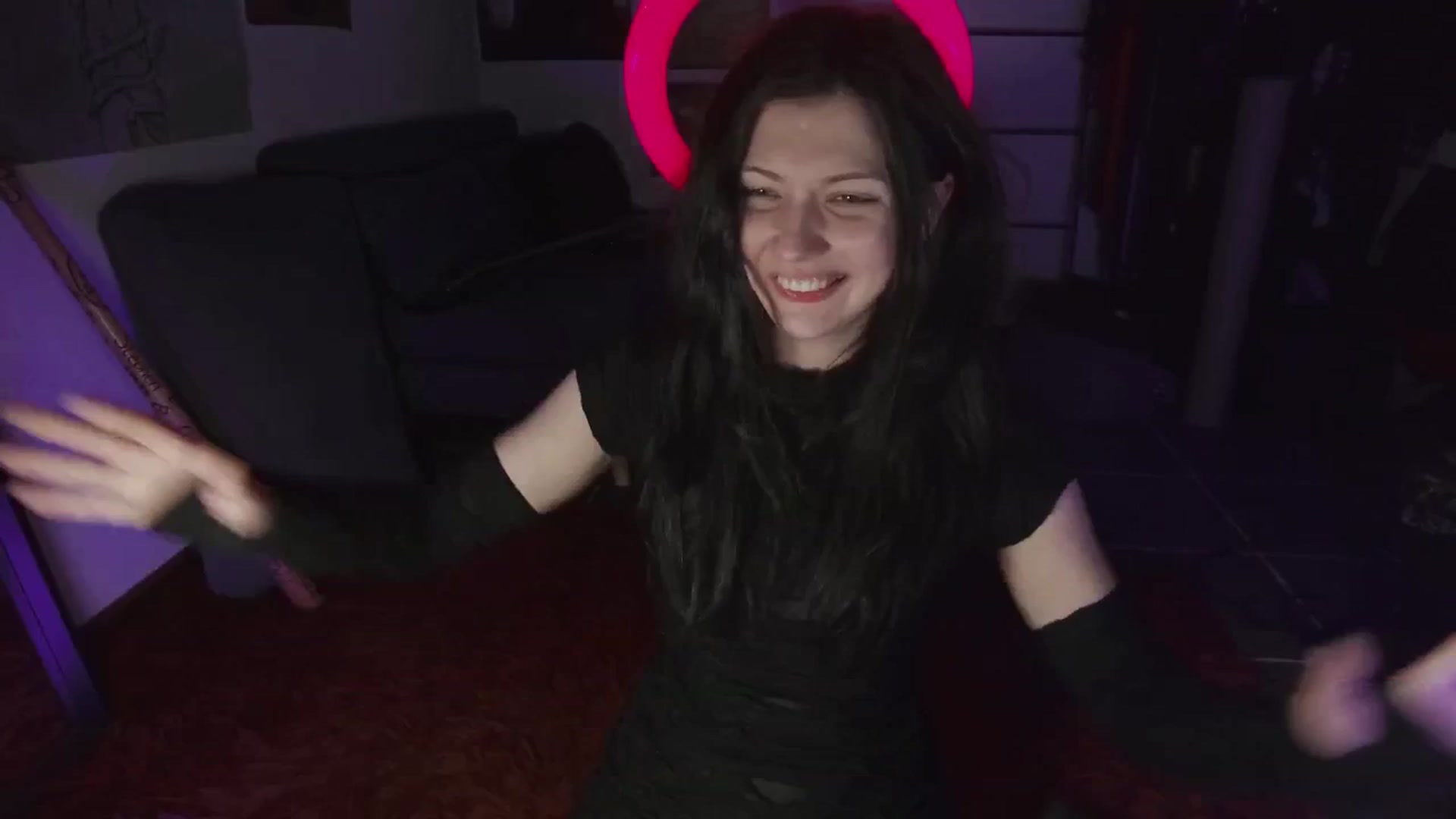 Gallery image thumbnail from Roo__o_abwfj's myfreecams stream on, 08/16/2024, 07:36 image 4 of 20