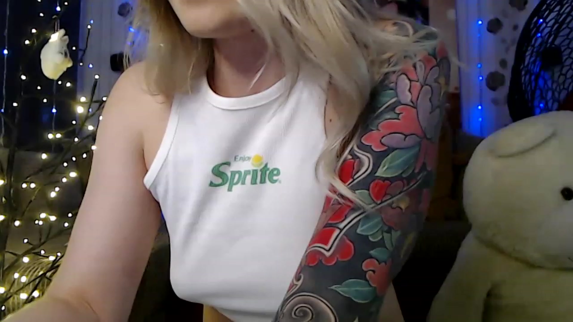 Gallery image thumbnail from RoomOfBears's myfreecams stream on, 12/01/2022, 13:56 image 4 of 20