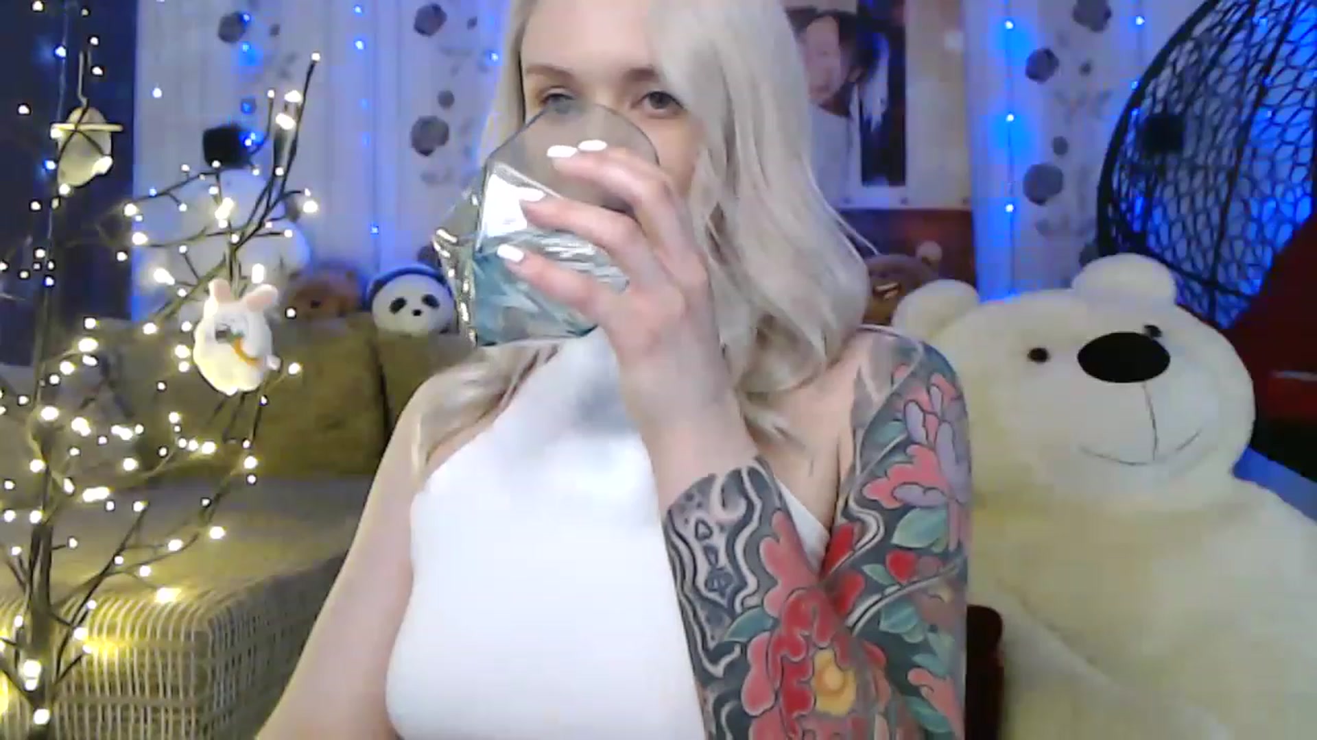 Gallery image thumbnail from RoomOfBears's myfreecams stream on, 03/26/2023, 15:37 image 5 of 20