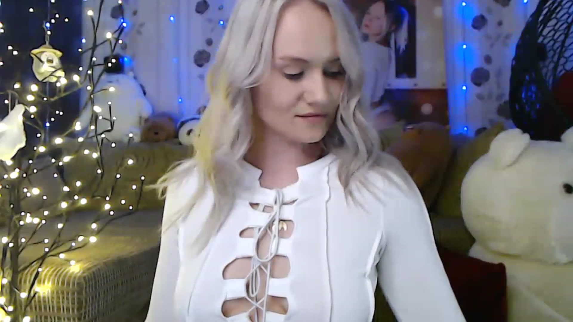 Gallery image thumbnail from RoomOfBears's myfreecams stream on, 05/16/2023, 17:29 image 17 of 20