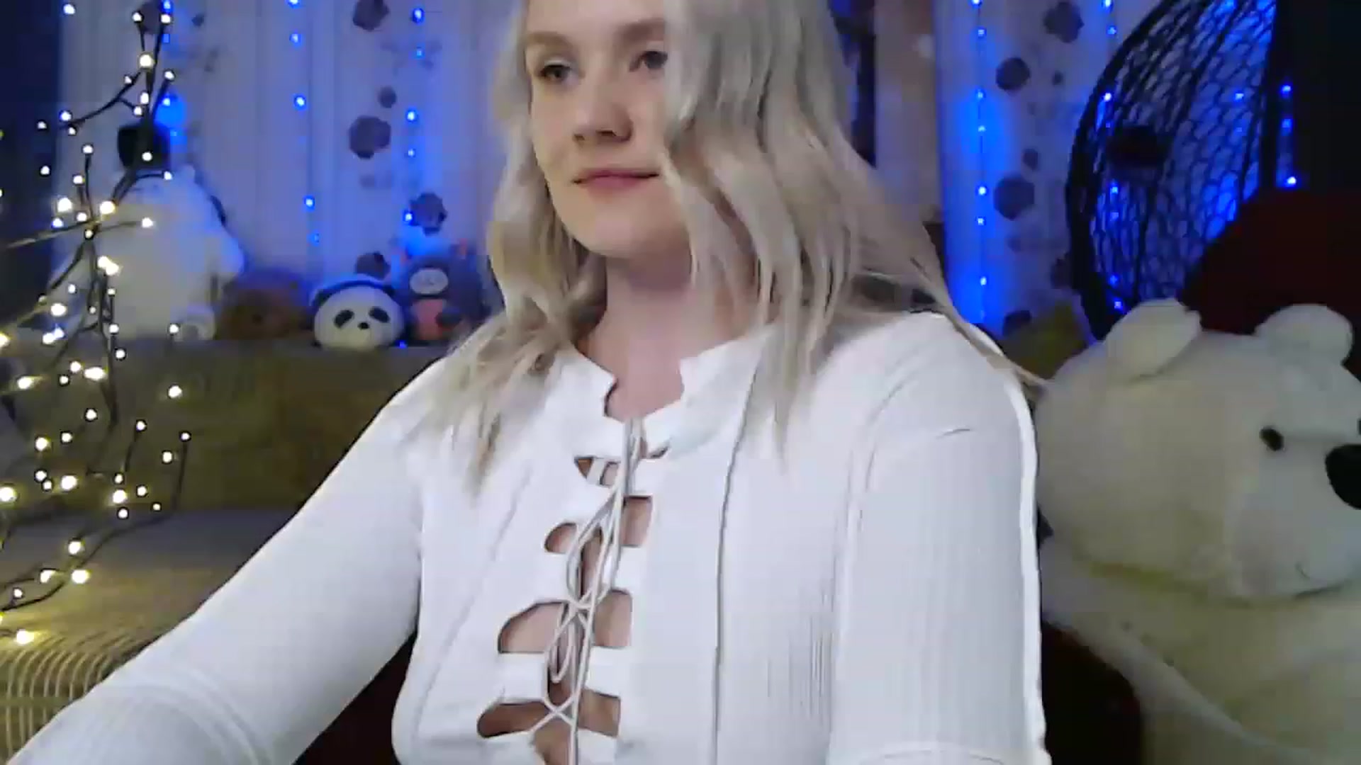 Gallery image thumbnail from RoomOfBears's myfreecams stream on, 05/19/2023, 18:44 image 19 of 20