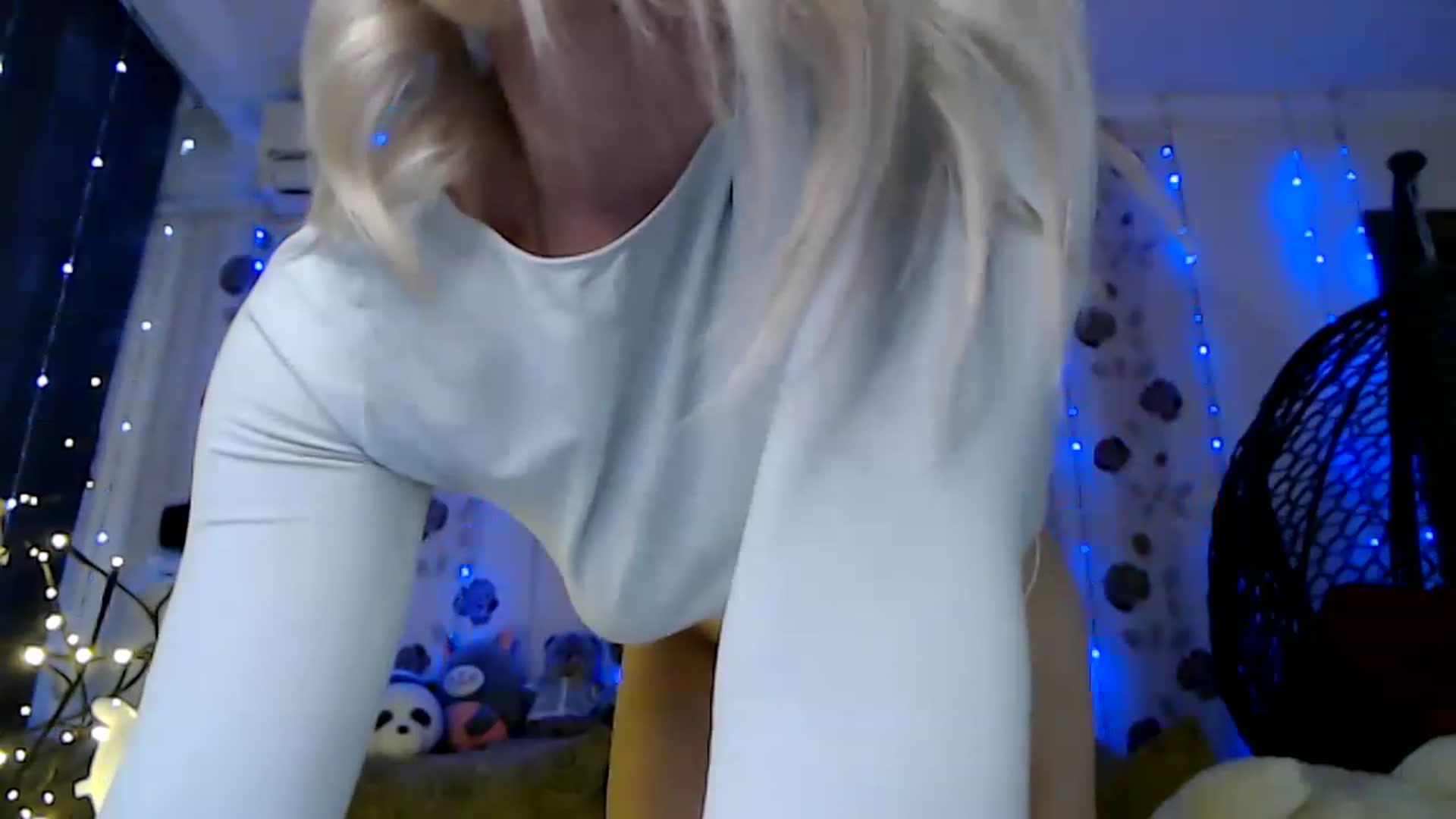 Gallery image thumbnail from RoomOfBears's myfreecams stream on, 05/28/2023, 15:20 image 18 of 20
