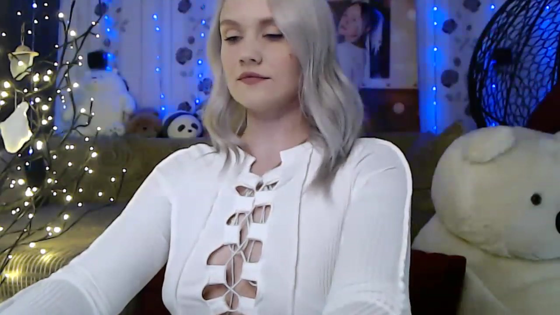 Gallery image thumbnail from RoomOfBears's myfreecams stream on, 05/31/2023, 17:11 image 14 of 20
