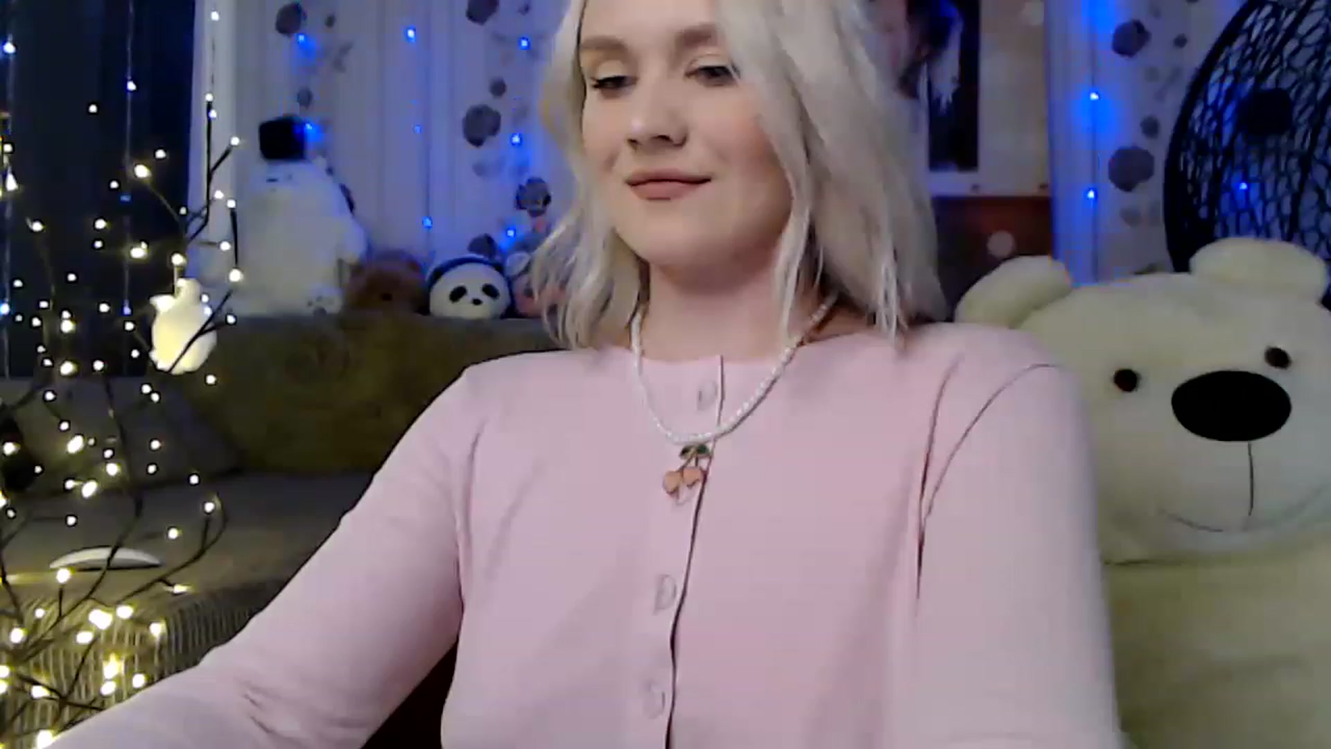 Gallery image thumbnail from RoomOfBears's myfreecams stream on, 06/03/2023, 15:12 image 2 of 20