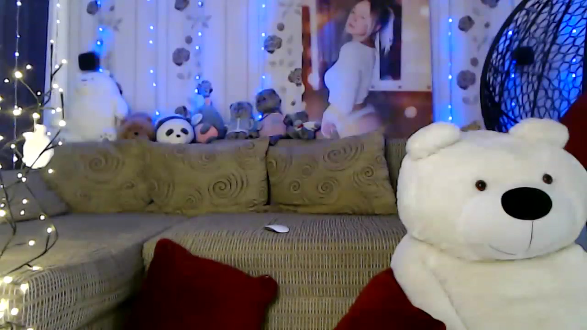 Gallery image thumbnail from RoomOfBears's myfreecams stream on, 06/03/2023, 15:12 image 16 of 20