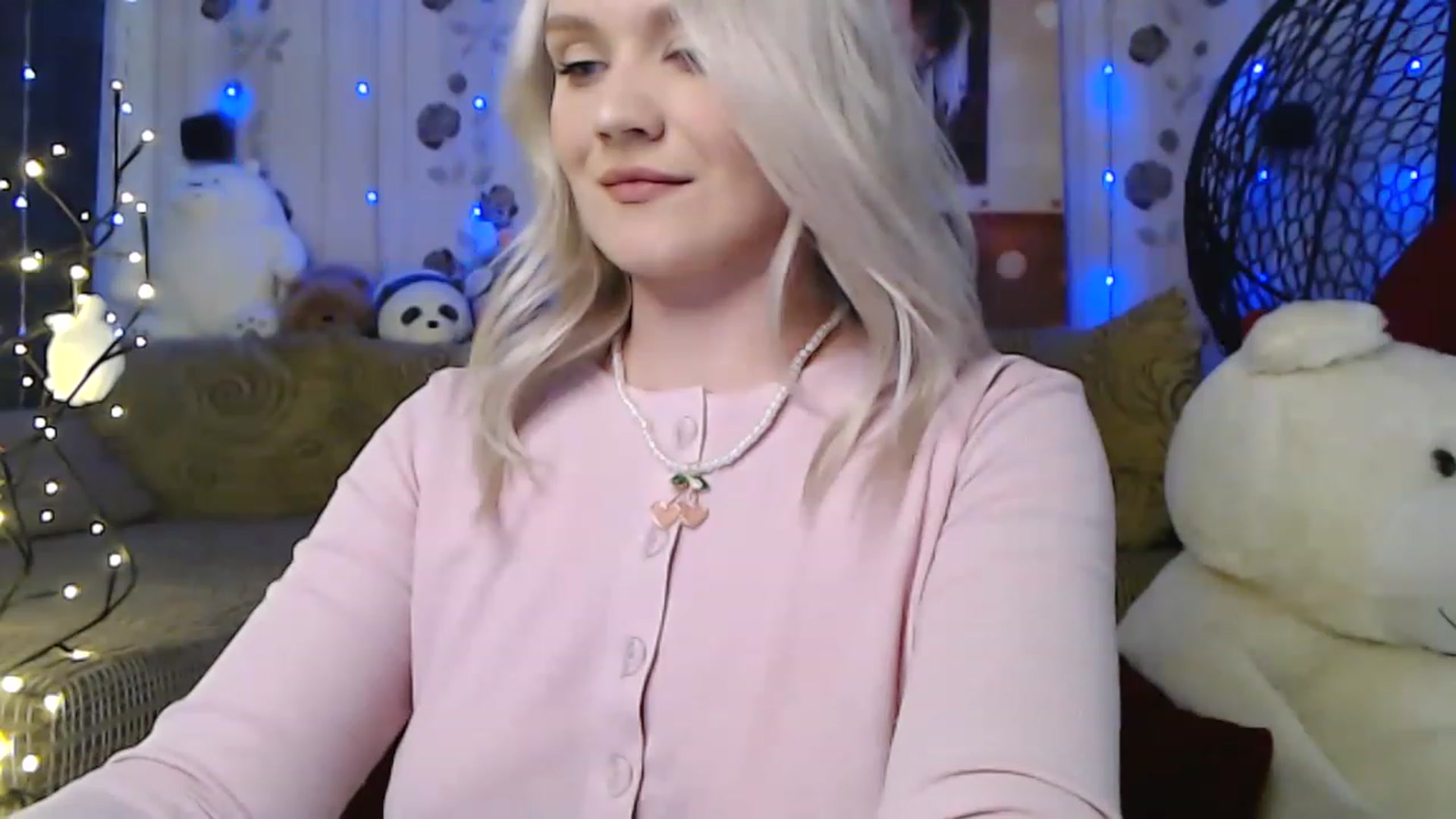Gallery image thumbnail from RoomOfBears's myfreecams stream on, 06/03/2023, 15:57 image 17 of 20