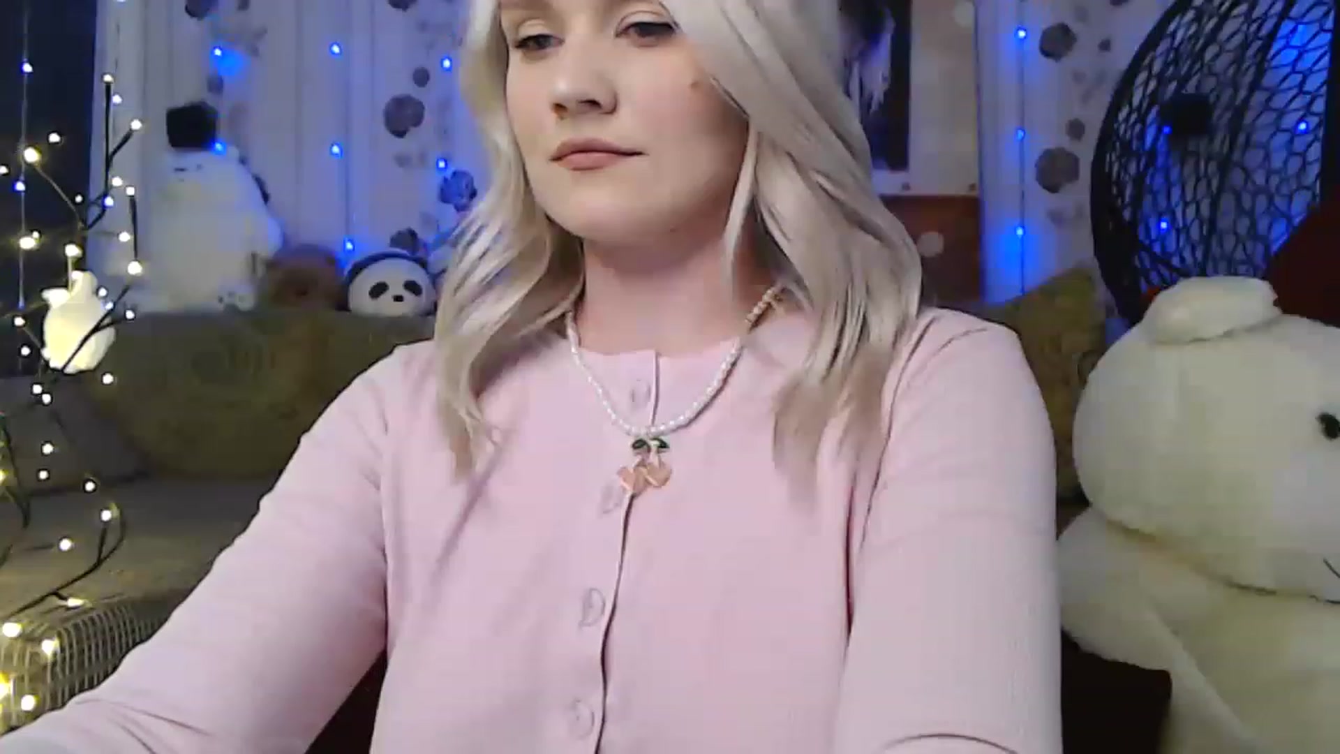 Gallery image thumbnail from RoomOfBears's myfreecams stream on, 06/03/2023, 15:57 image 19 of 20