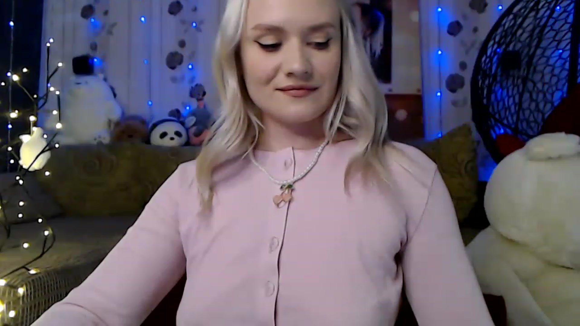 Gallery image thumbnail from RoomOfBears's myfreecams stream on, 06/03/2023, 16:54 image 20 of 20