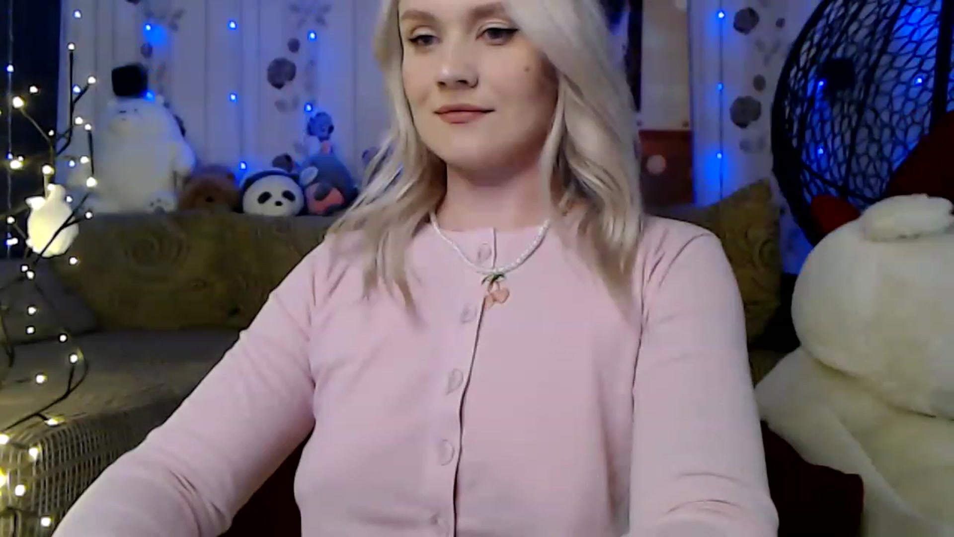 Gallery image thumbnail from RoomOfBears's myfreecams stream on, 06/03/2023, 16:54 image 14 of 20