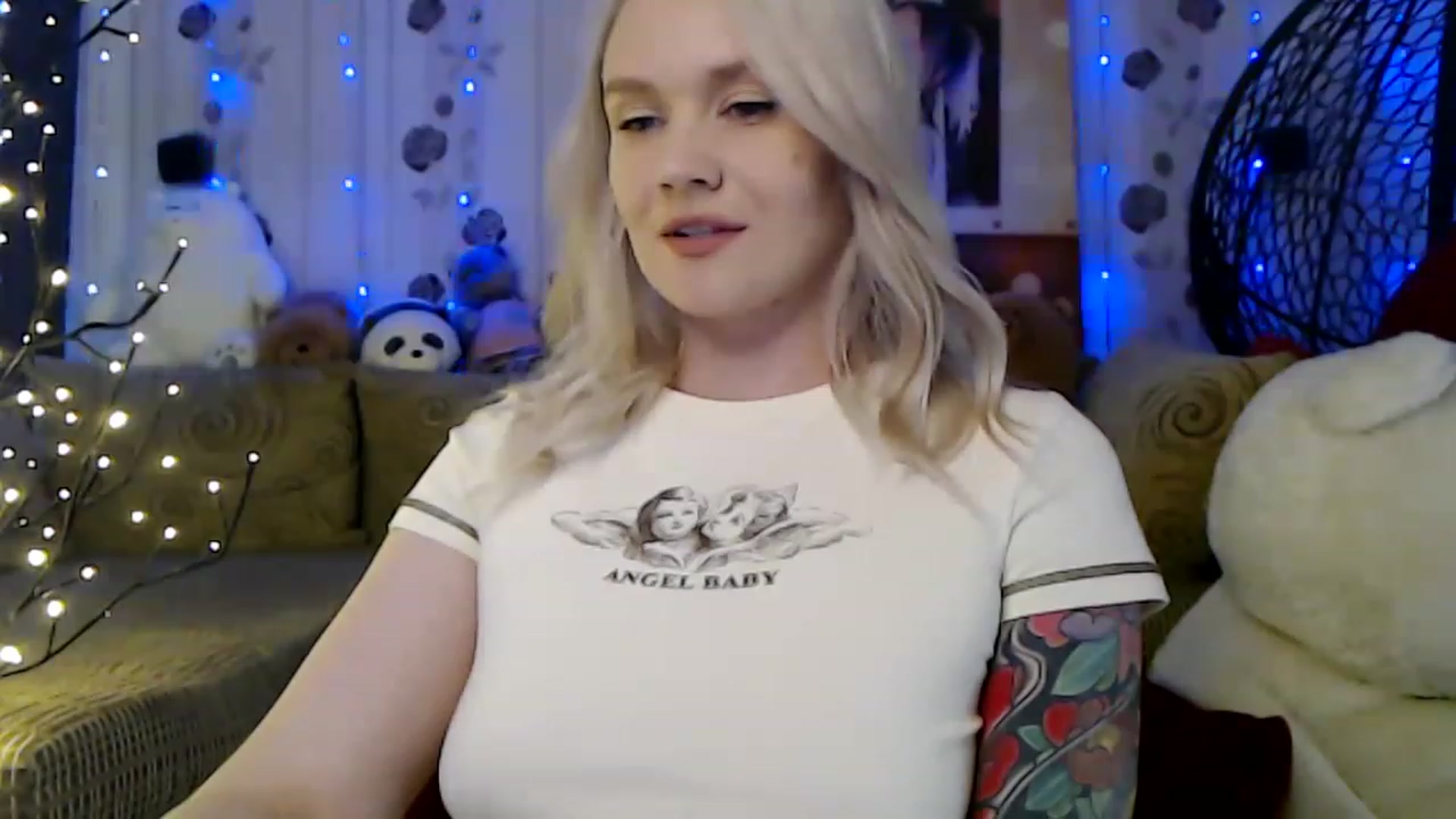 Gallery image thumbnail from RoomOfBears's myfreecams stream on, 06/13/2023, 17:46 image 10 of 20