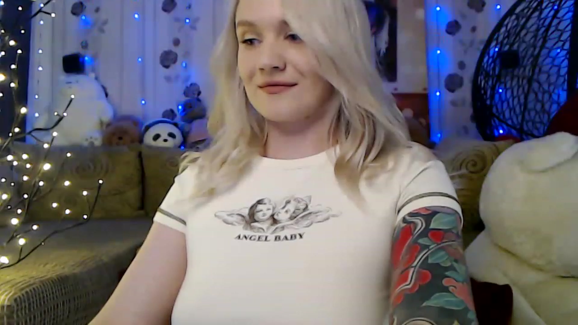 Gallery image thumbnail from RoomOfBears's myfreecams stream on, 06/13/2023, 17:46 image 9 of 20