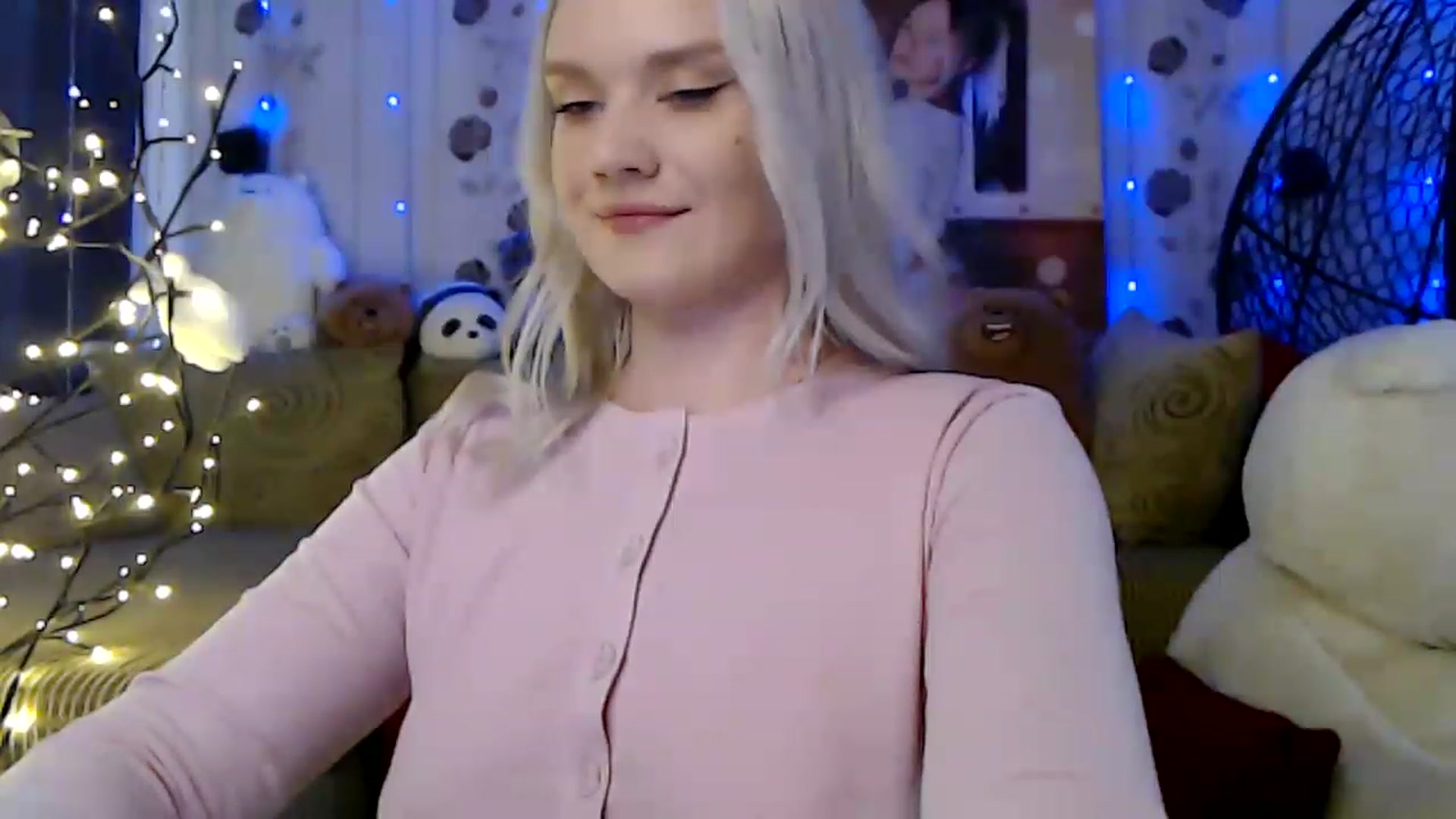 Gallery image thumbnail from RoomOfBears's myfreecams stream on, 06/25/2023, 15:50 image 10 of 20