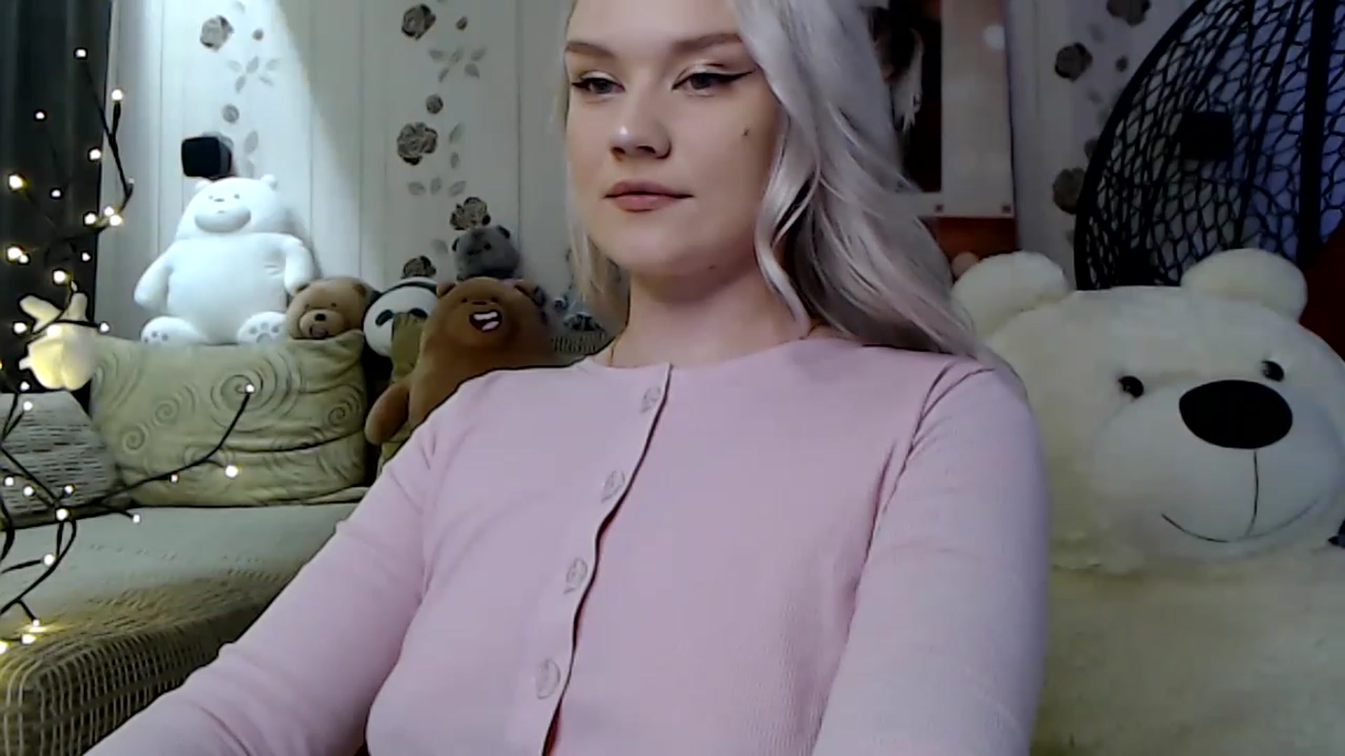 Gallery image thumbnail from RoomOfBears's myfreecams stream on, 07/11/2023, 17:51 image 1 of 20