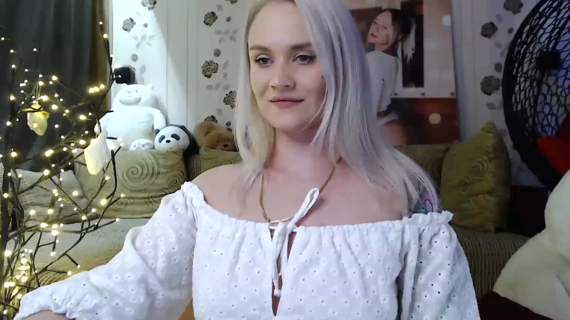 Gallery image thumbnail from RoomOfBears's myfreecams stream on, 07/30/2023, 16:29 image 18 of 20