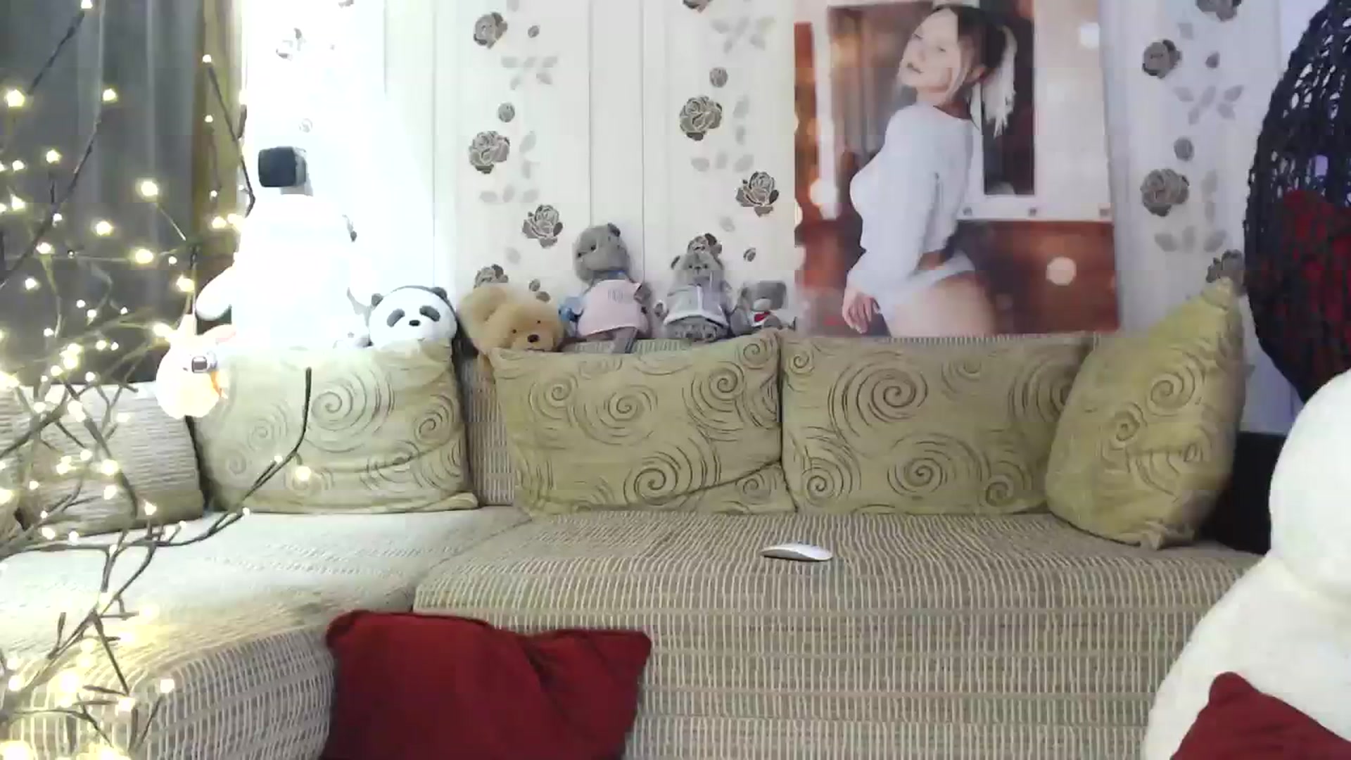 Gallery image thumbnail from RoomOfBears's myfreecams stream on, 08/15/2023, 17:10 image 18 of 20