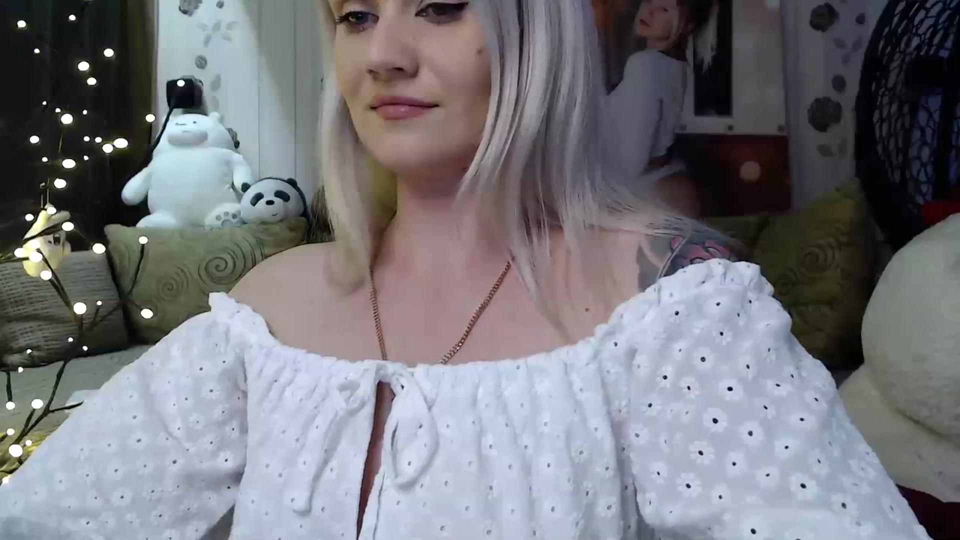 Gallery image thumbnail from RoomOfBears's myfreecams stream on, 08/16/2023, 17:16 image 8 of 20