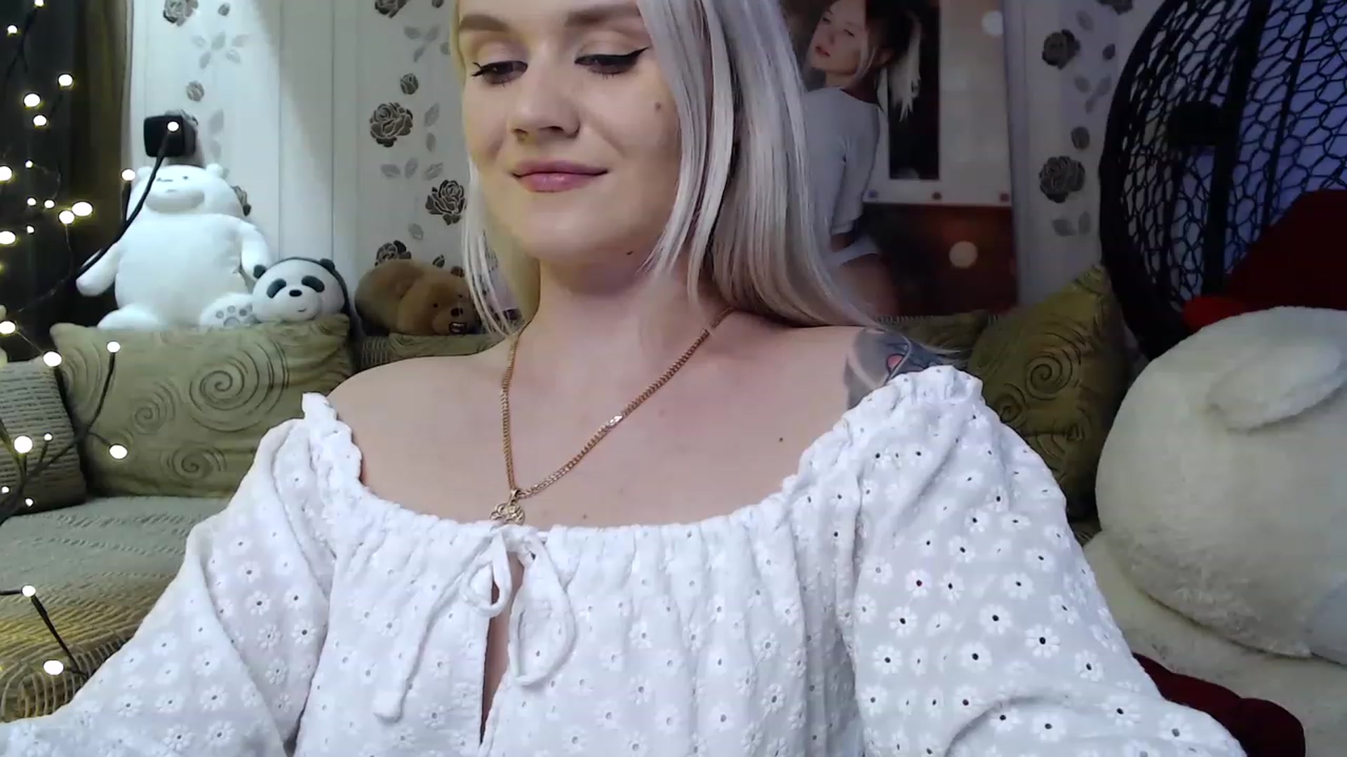 Gallery image thumbnail from RoomOfBears's myfreecams stream on, 08/16/2023, 17:34 image 19 of 20