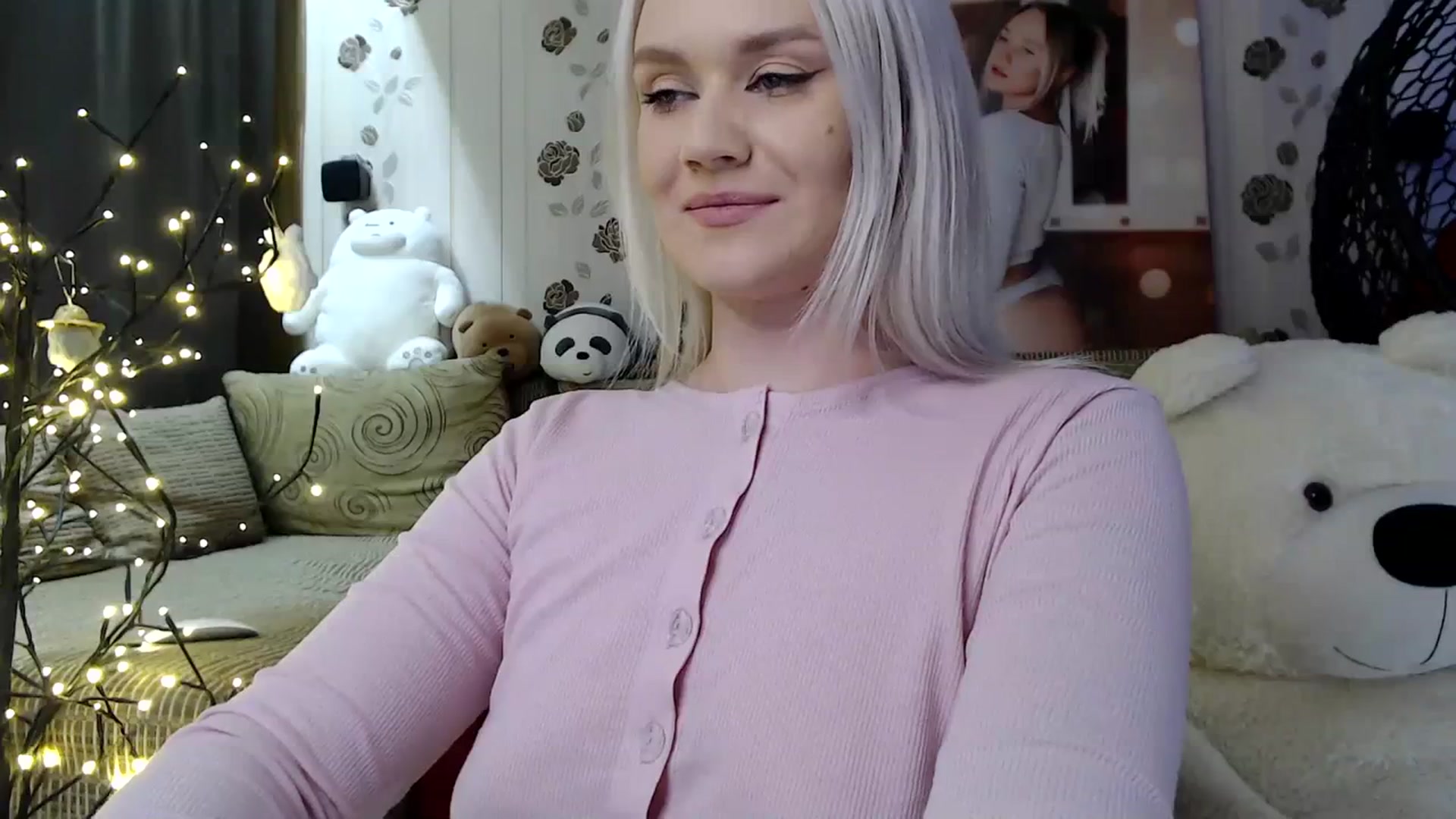 Gallery image thumbnail from RoomOfBears's myfreecams stream on, 08/20/2023, 14:37 image 2 of 20