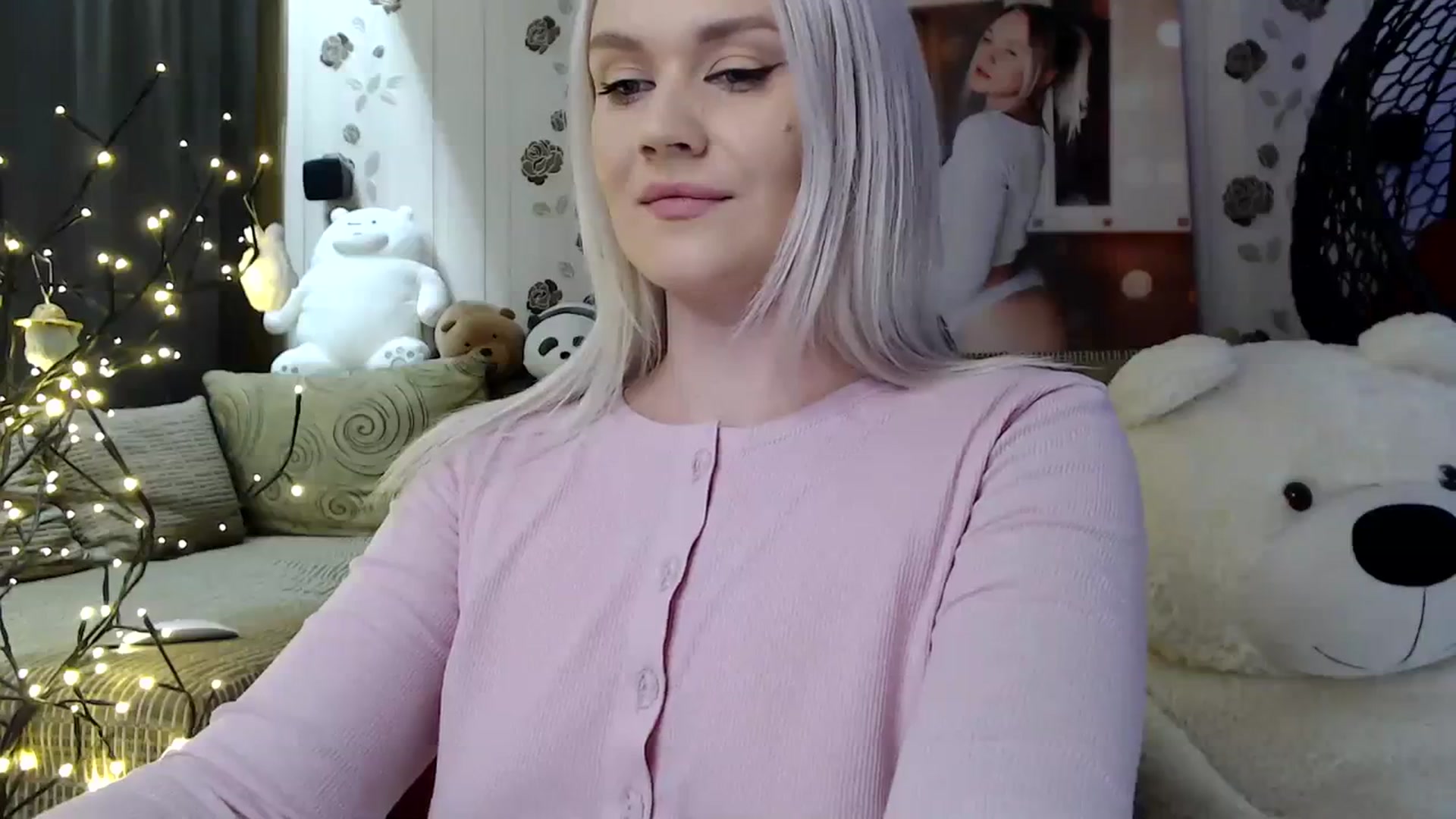 Gallery image thumbnail from RoomOfBears's myfreecams stream on, 08/20/2023, 14:37 image 4 of 20