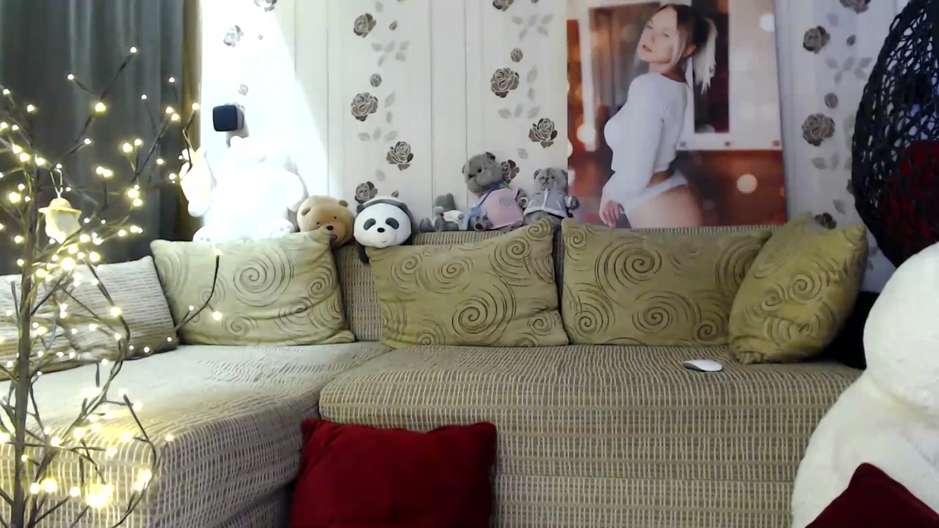 Gallery image thumbnail from RoomOfBears's myfreecams stream on, 08/20/2023, 17:07 image 15 of 20