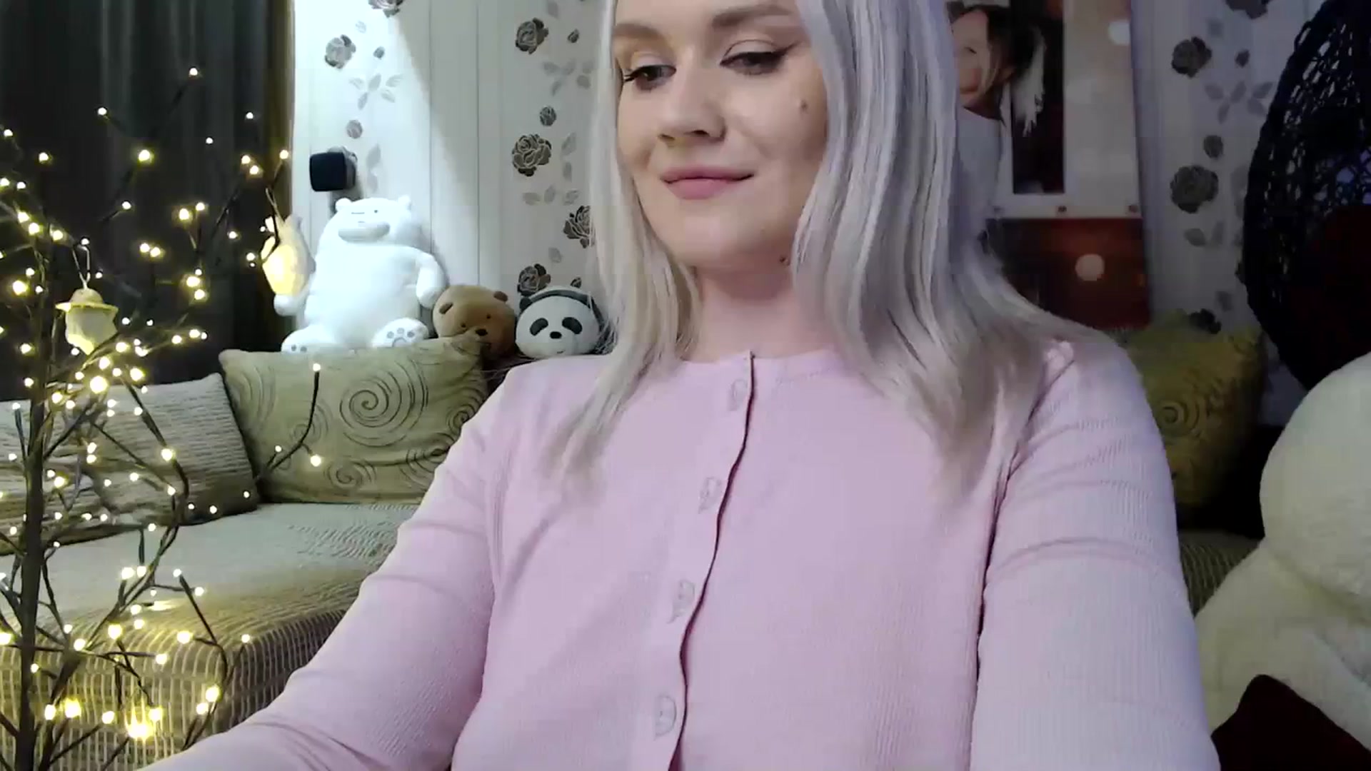 Gallery image thumbnail from RoomOfBears's myfreecams stream on, 08/20/2023, 17:07 image 13 of 20