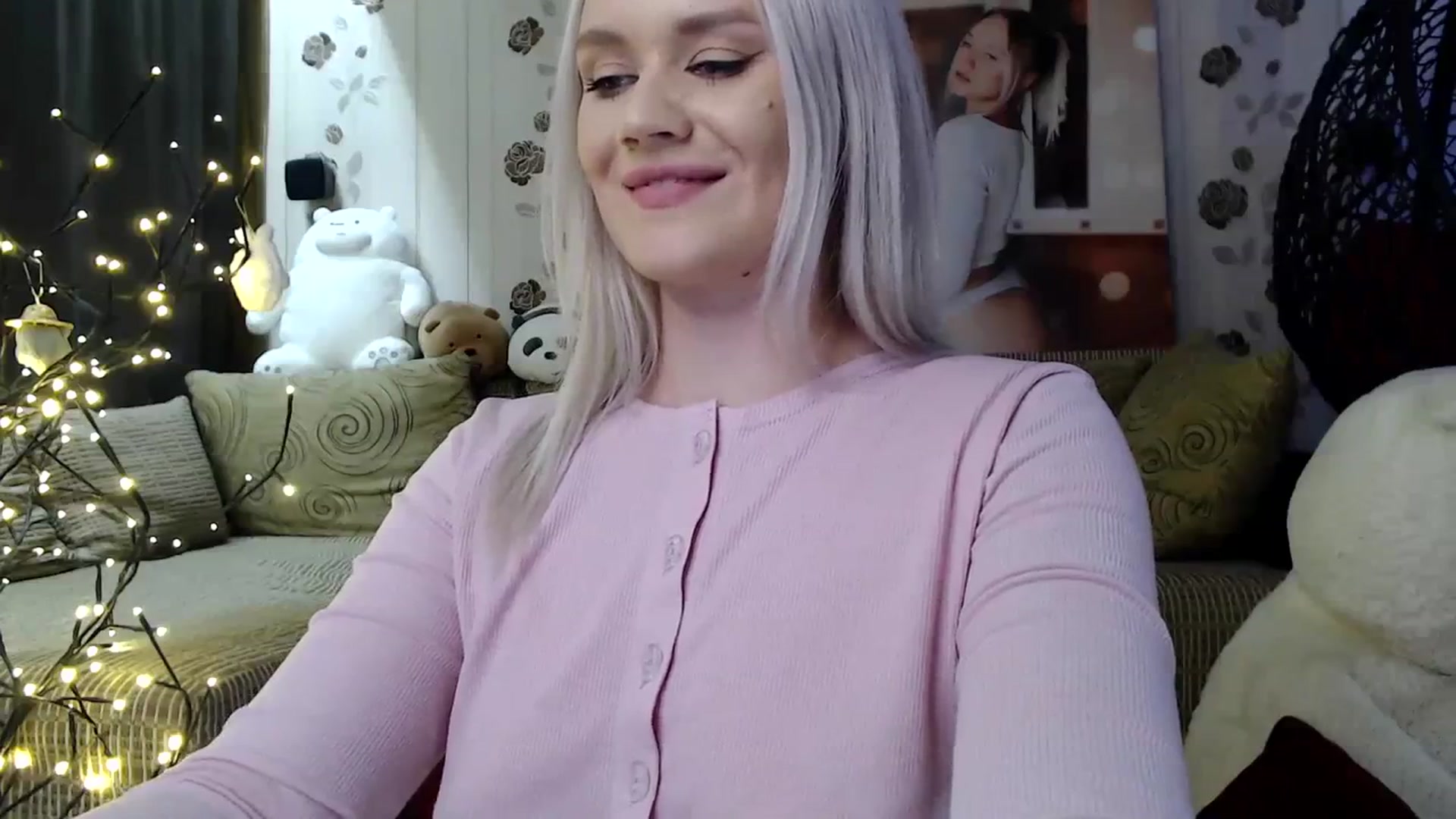 Gallery image thumbnail from RoomOfBears's myfreecams stream on, 08/20/2023, 17:07 image 19 of 20