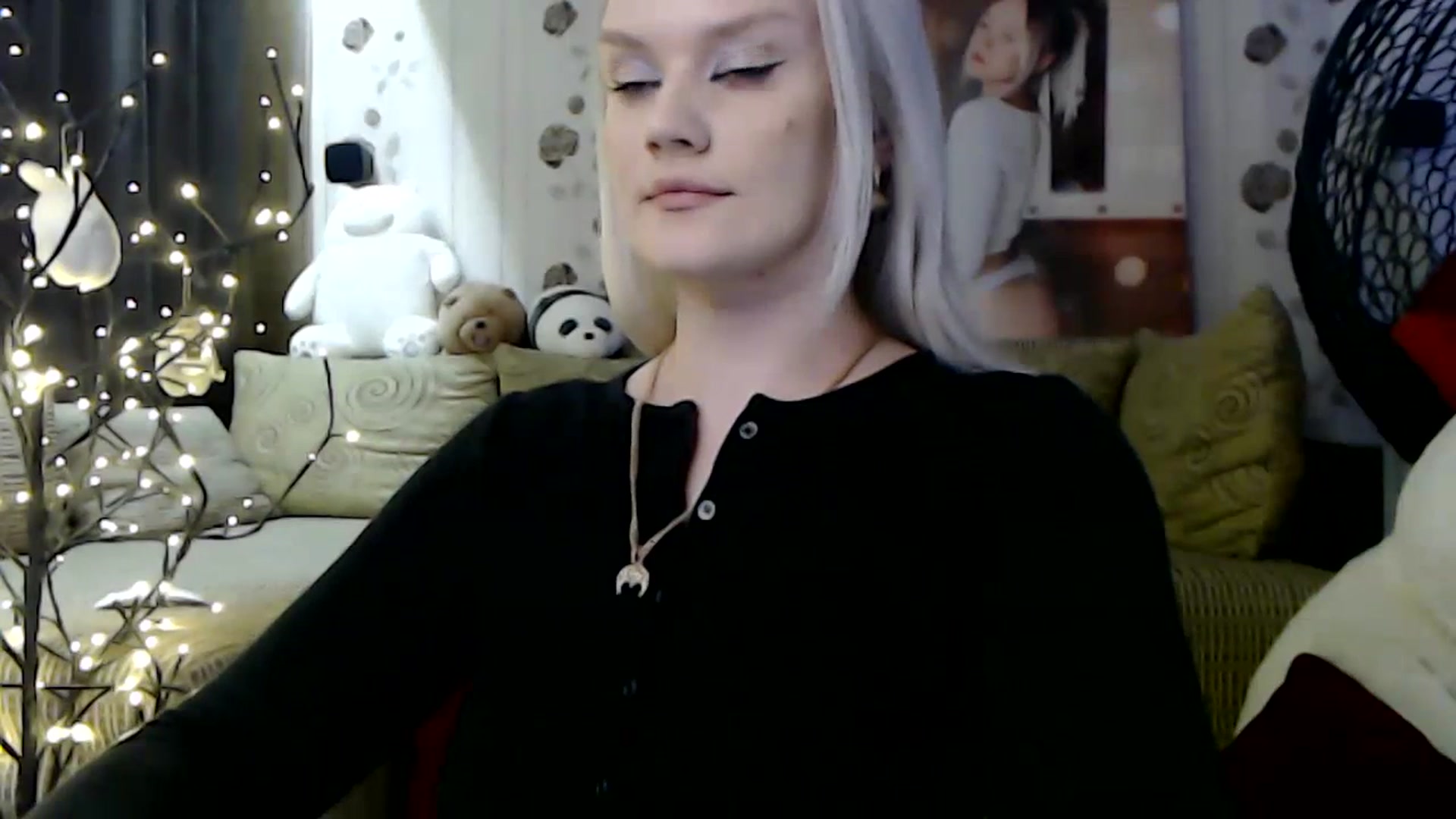 Gallery image thumbnail from RoomOfBears's myfreecams stream on, 10/07/2023, 16:41 image 16 of 20