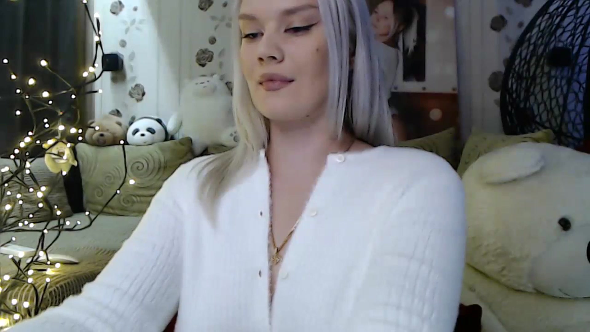 Gallery image thumbnail from RoomOfBears's myfreecams stream on, 10/24/2023, 16:09 image 7 of 20