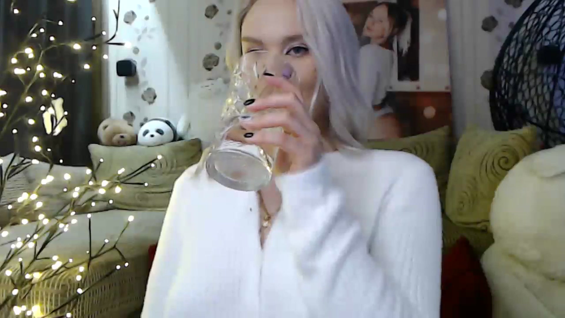 Gallery image thumbnail from RoomOfBears's myfreecams stream on, 10/25/2023, 17:08 image 12 of 20