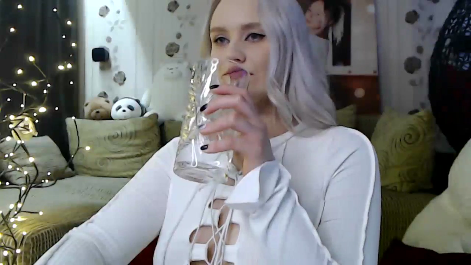 Gallery image thumbnail from RoomOfBears's myfreecams stream on, 11/04/2023, 16:08 image 15 of 20