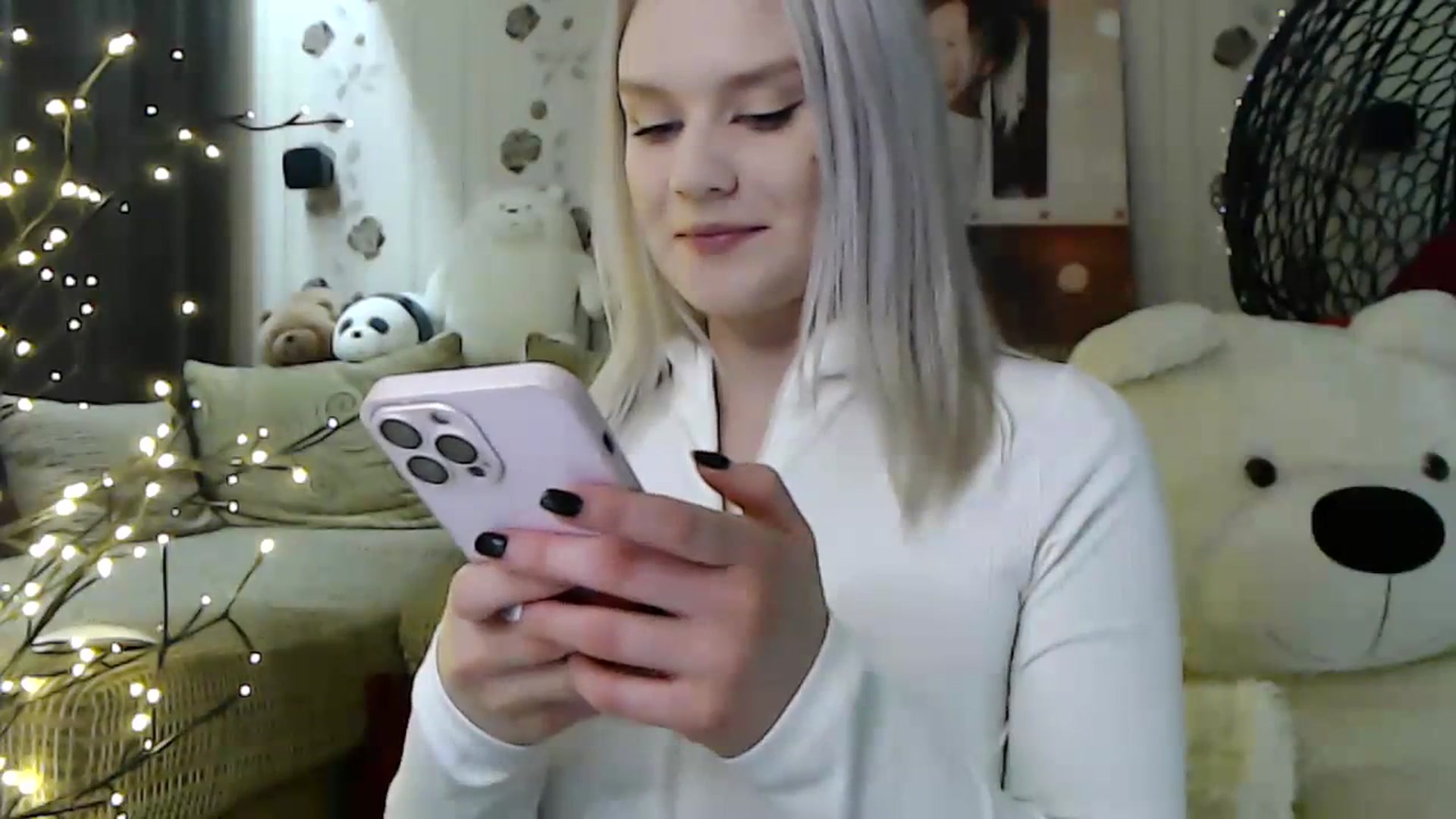 Gallery image thumbnail from RoomOfBears's myfreecams stream on, 11/22/2023, 18:29 image 9 of 20