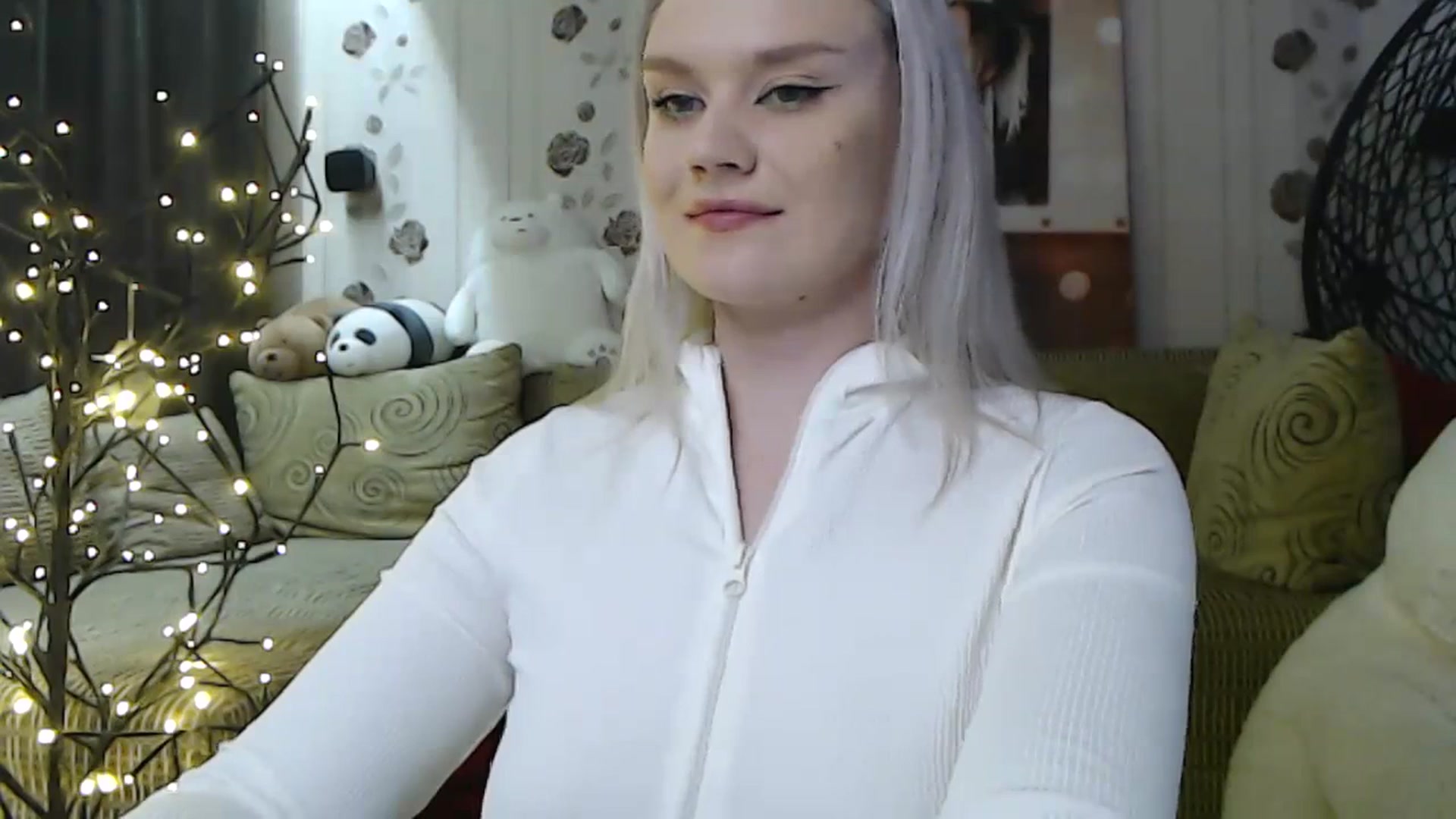 Gallery image thumbnail from RoomOfBears's myfreecams stream on, 12/05/2023, 18:13 image 14 of 20