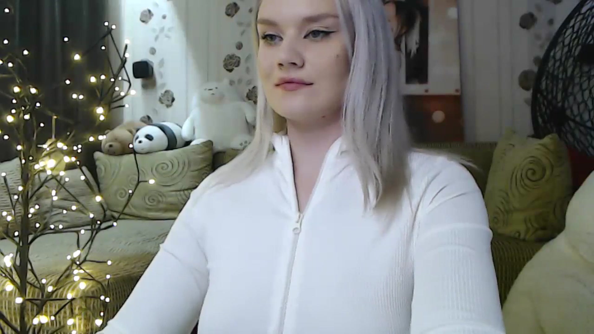 Gallery image thumbnail from RoomOfBears's myfreecams stream on, 12/05/2023, 18:13 image 15 of 20