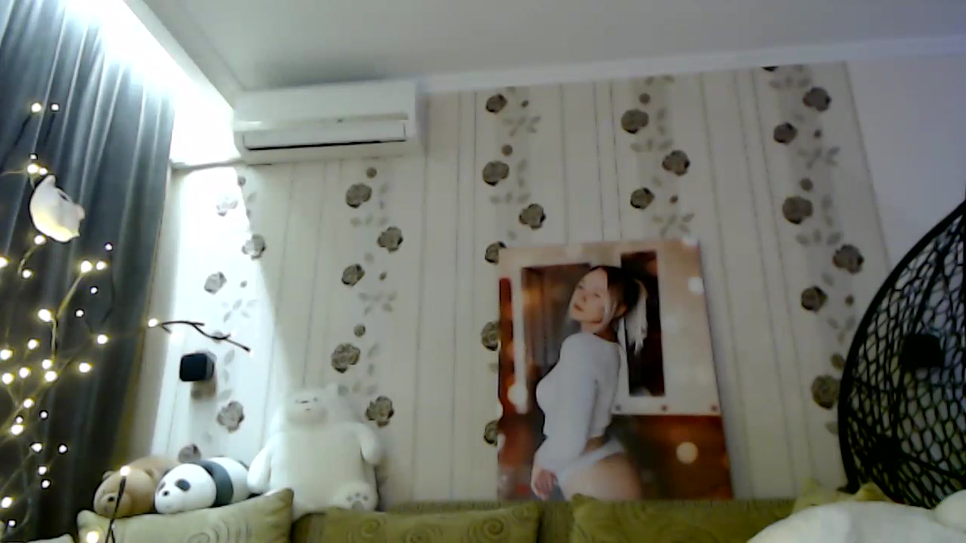 Gallery image thumbnail from RoomOfBears's myfreecams stream on, 12/06/2023, 16:49 image 11 of 20