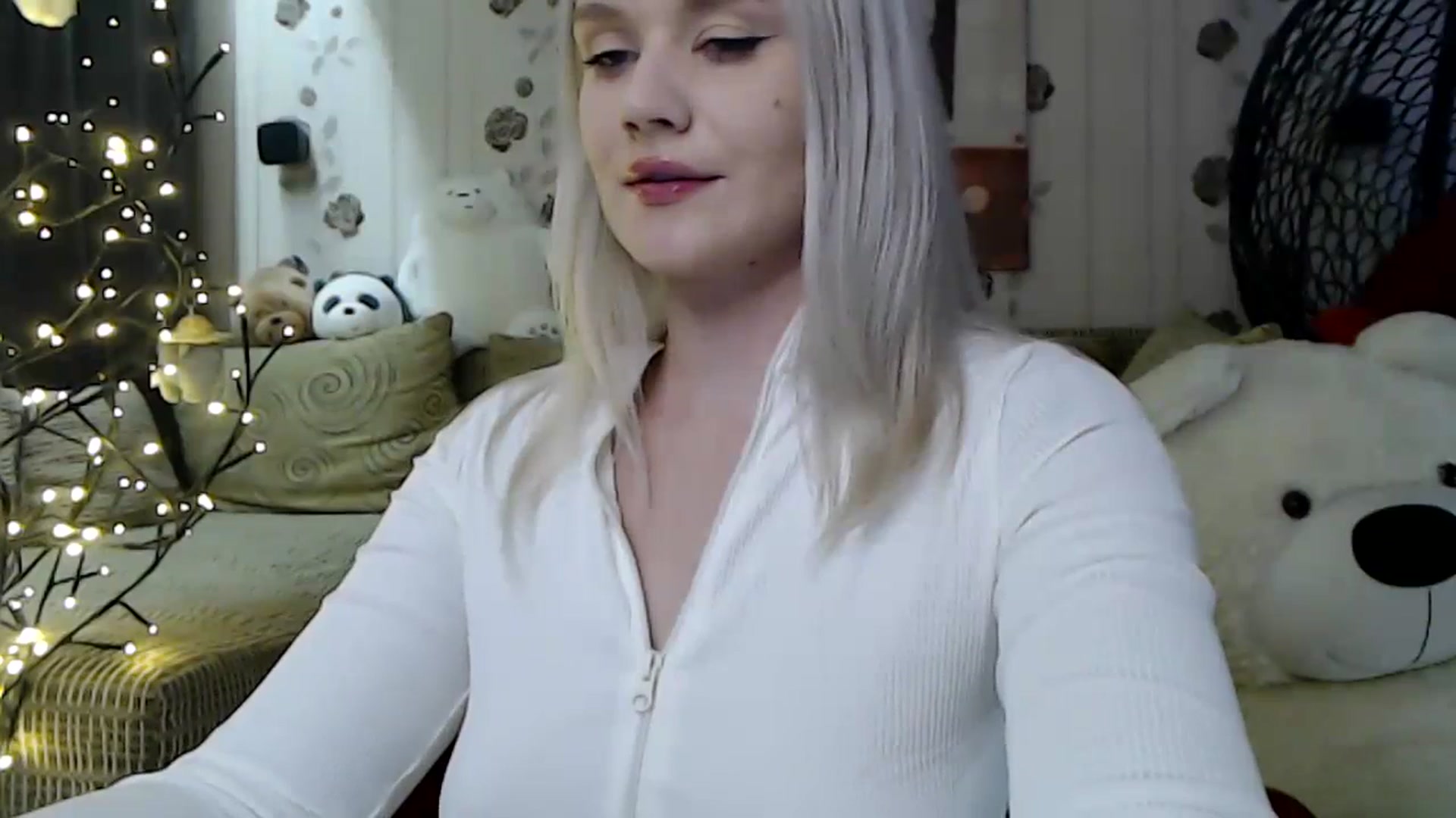 Gallery image thumbnail from RoomOfBears's myfreecams stream on, 12/10/2023, 16:16 image 11 of 20