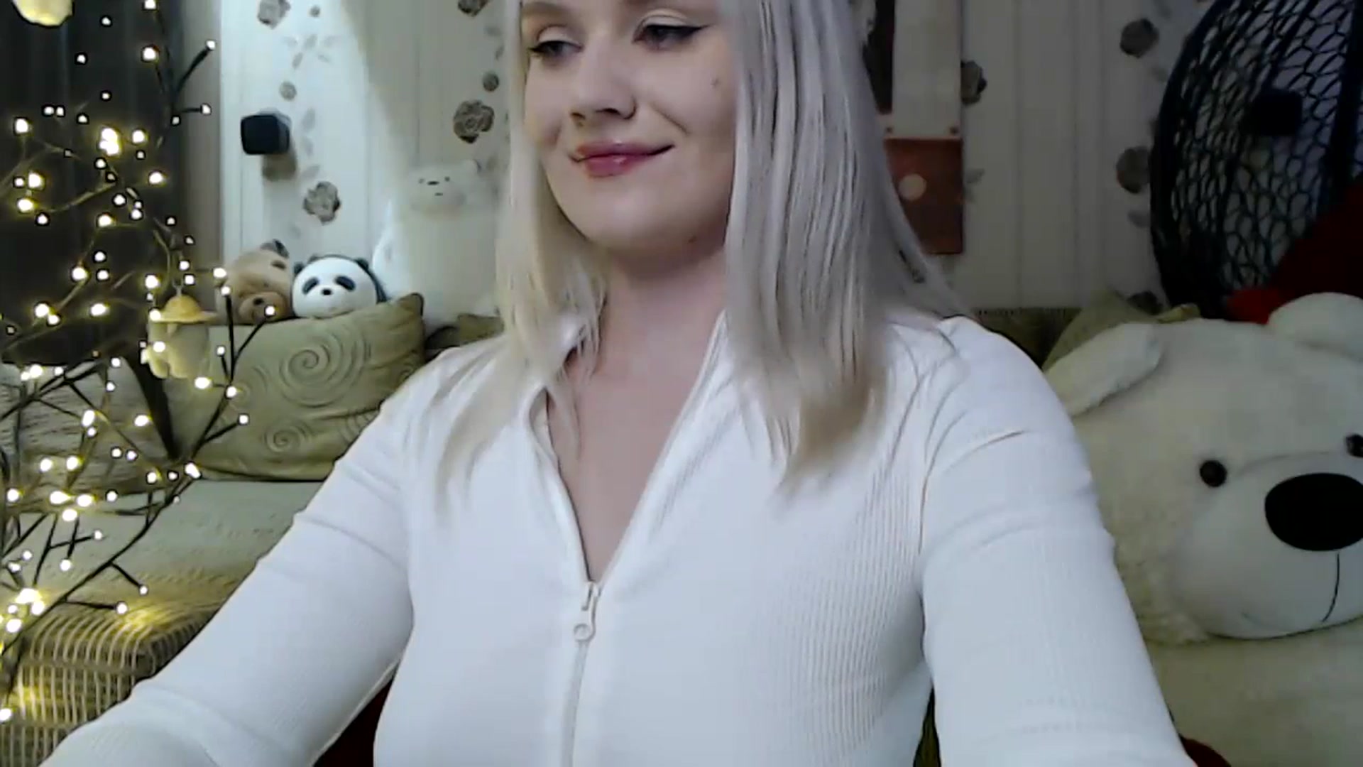 Gallery image thumbnail from RoomOfBears's myfreecams stream on, 12/10/2023, 16:16 image 18 of 20