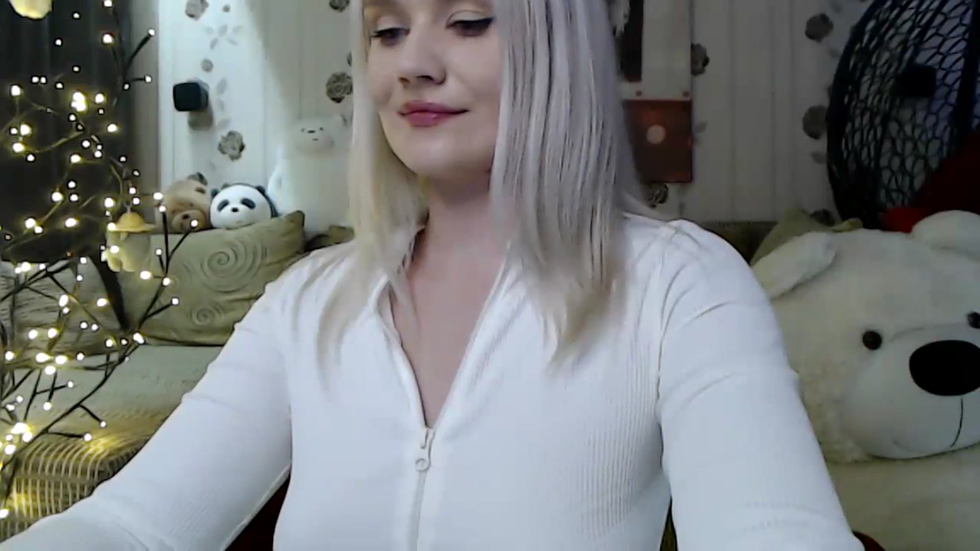 Gallery image thumbnail from RoomOfBears's myfreecams stream on, 12/10/2023, 16:16 image 16 of 20